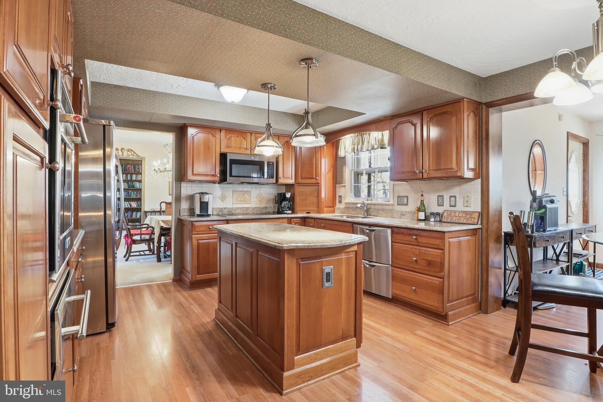 SHERWOOD FOREST - Residential