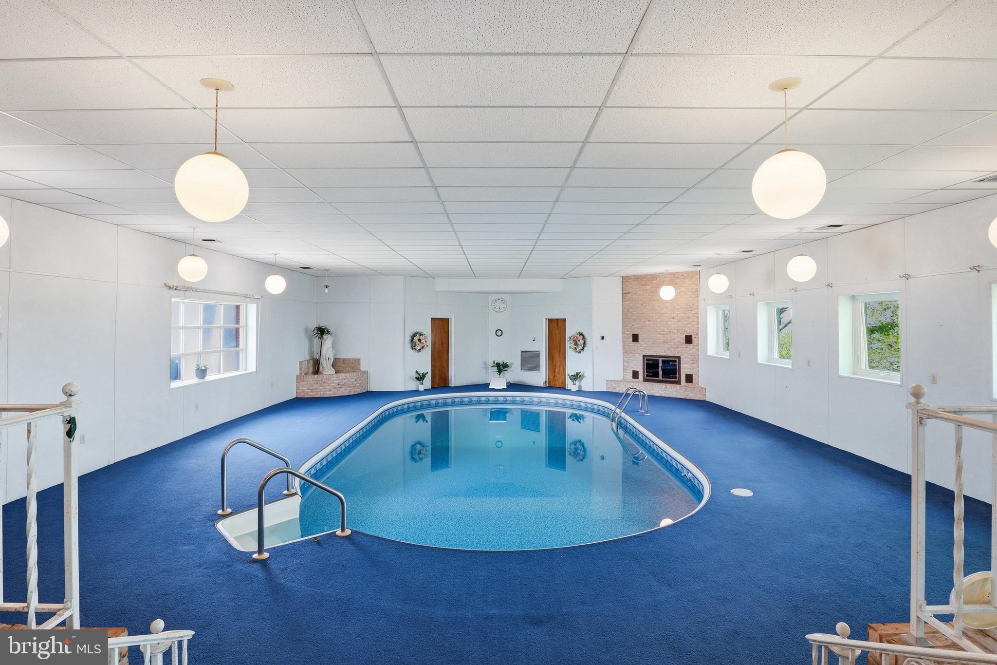 SHERWOOD FOREST - Residential