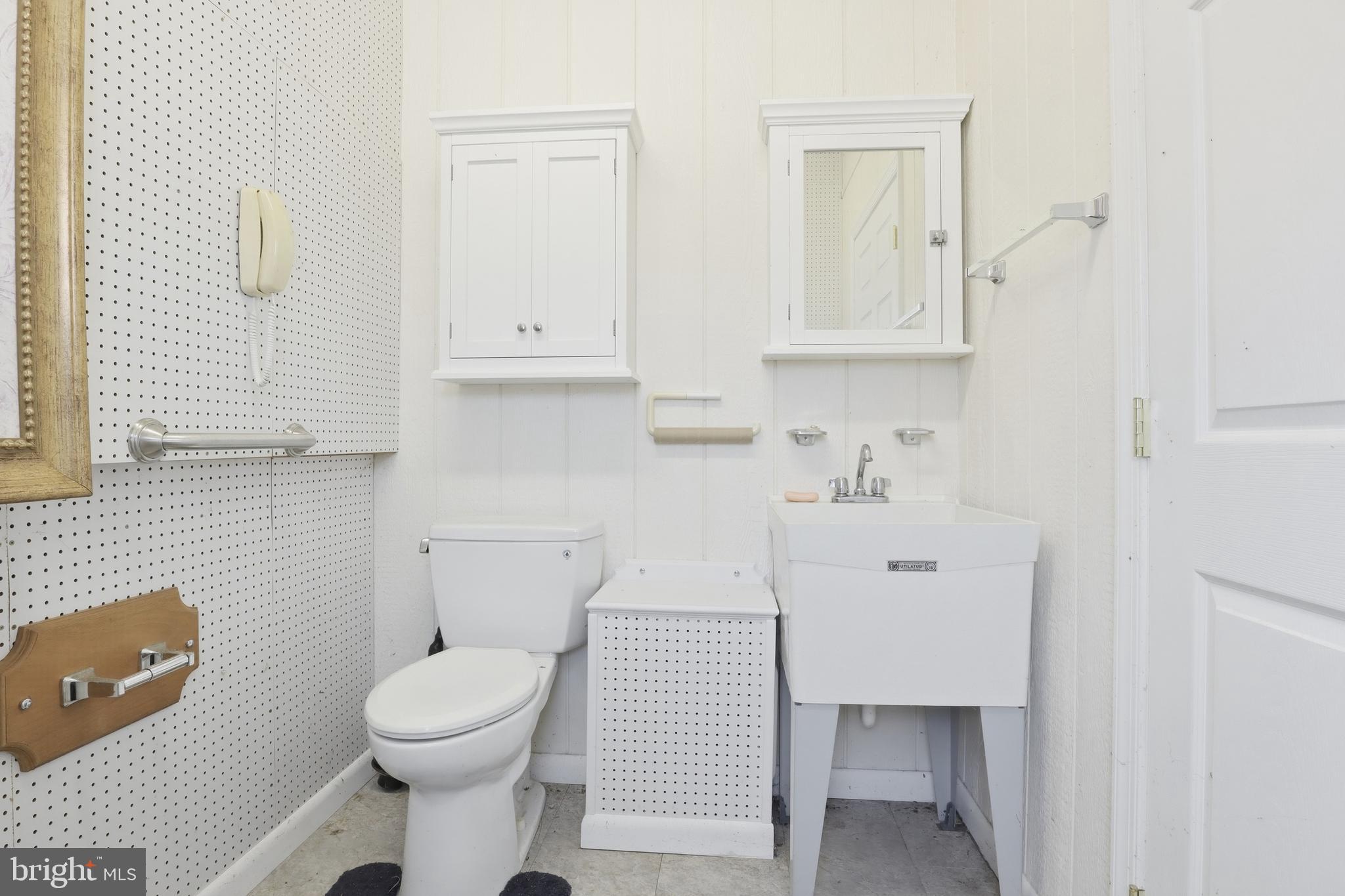 SHERWOOD FOREST - Residential