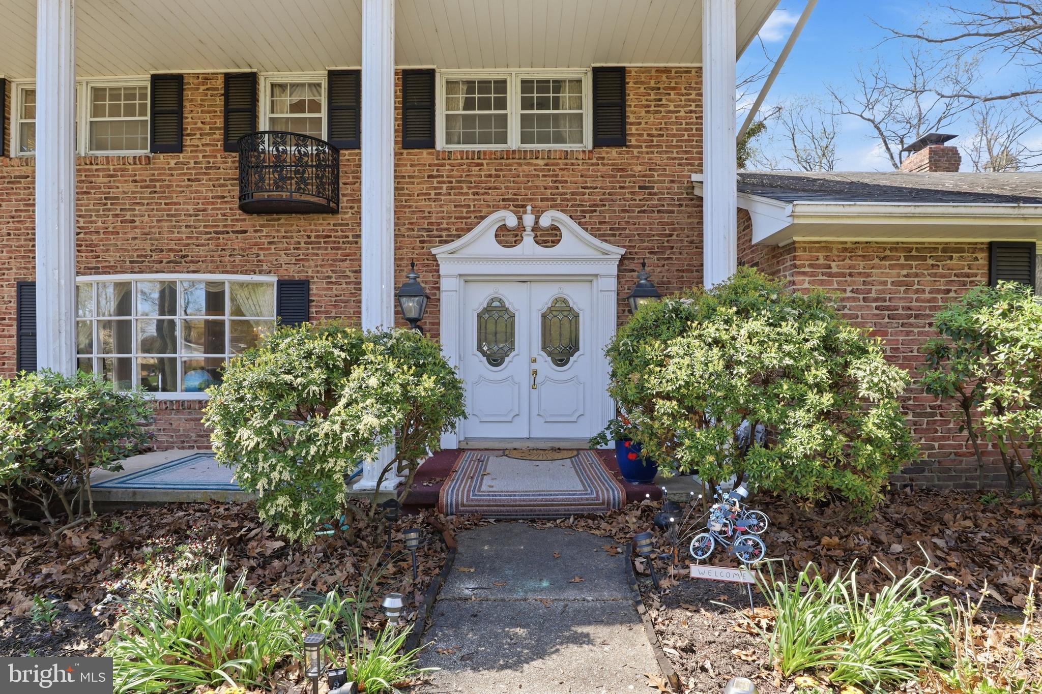 SHERWOOD FOREST - Residential
