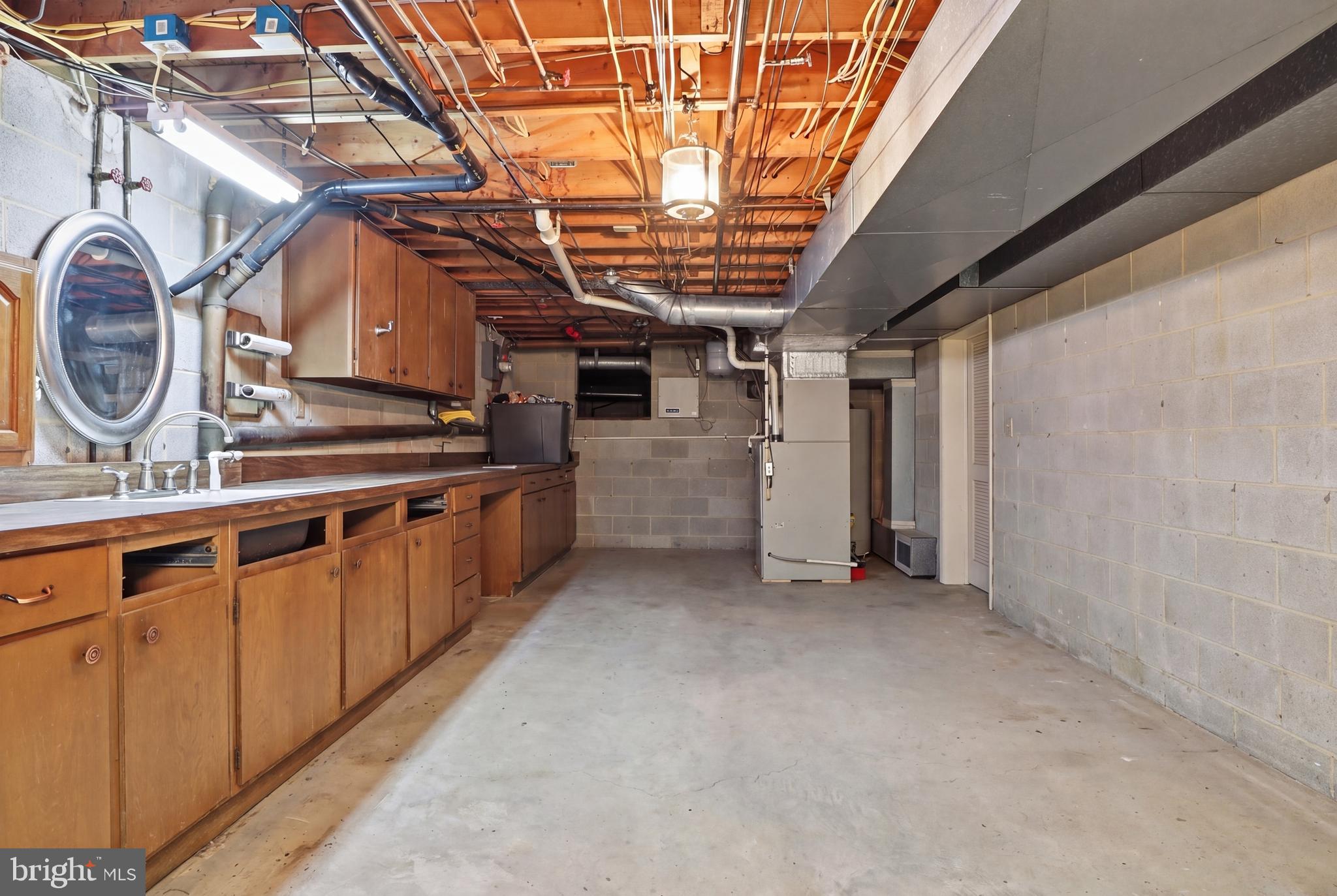 SHERWOOD FOREST - Residential