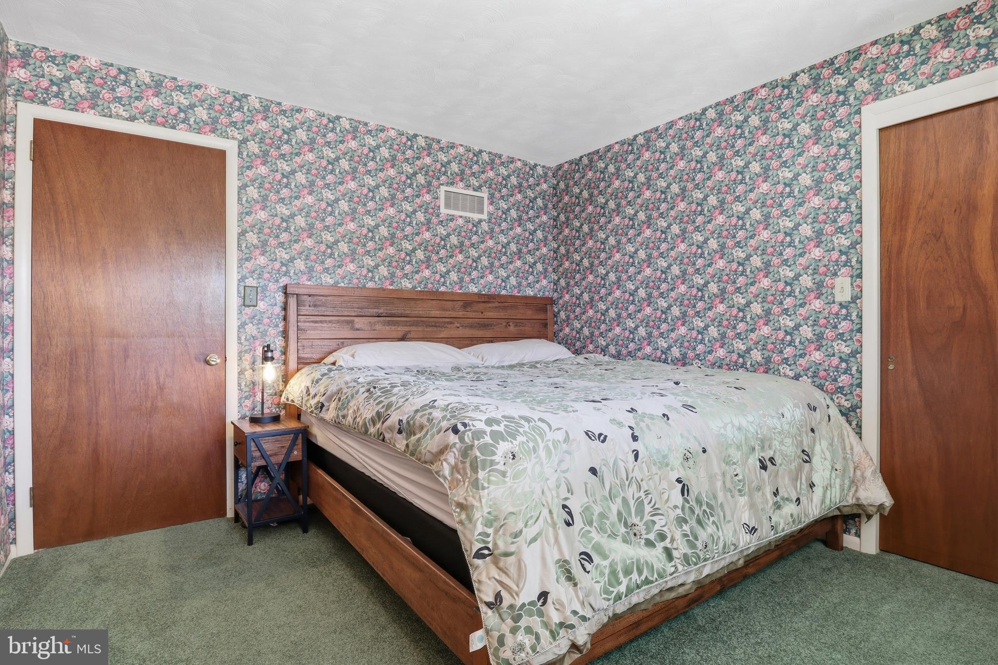 SHERWOOD FOREST - Residential