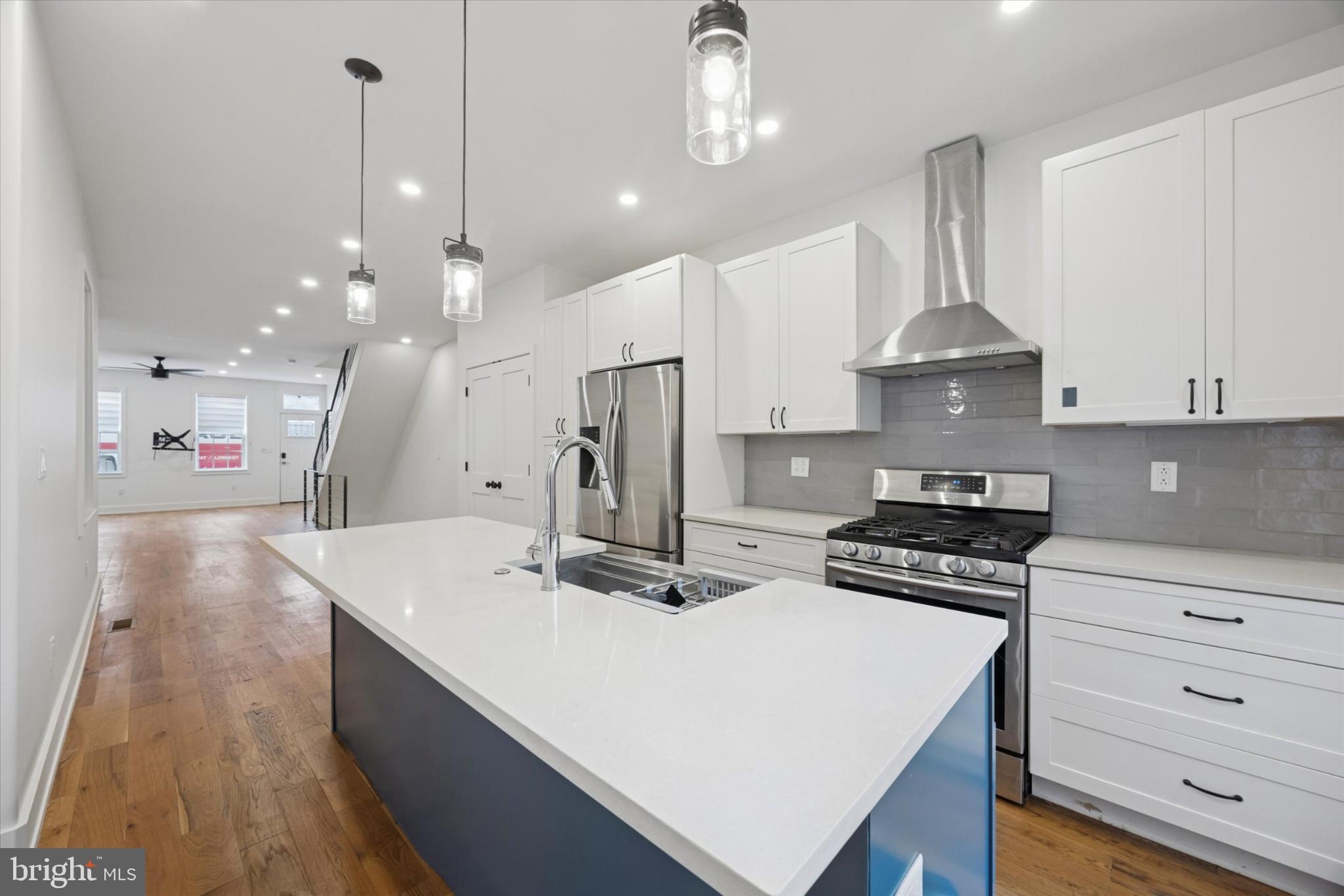 DICKINSON NARROWS - Residential