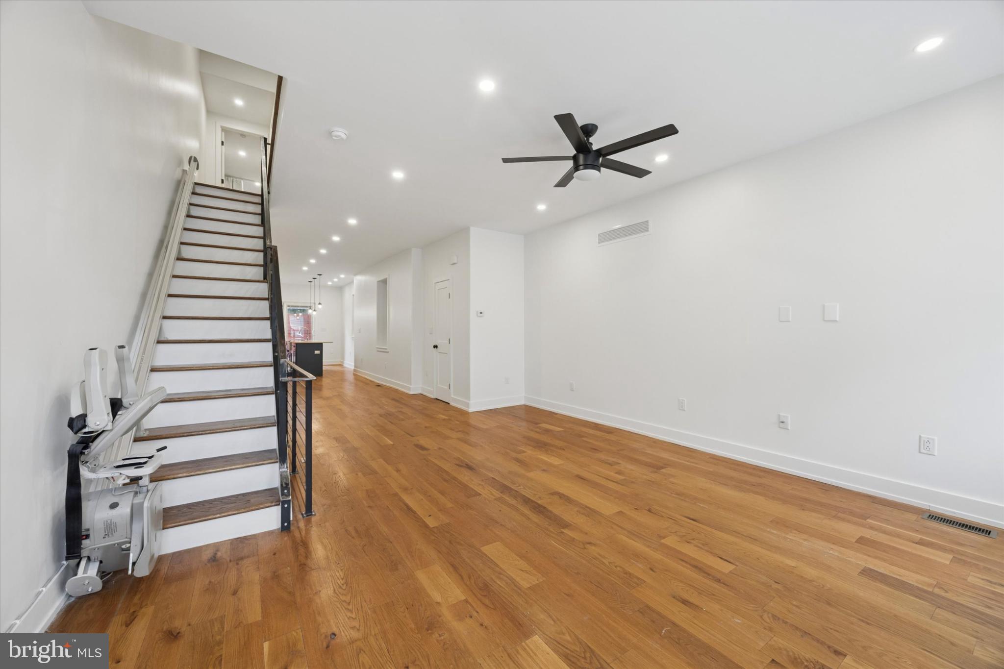 DICKINSON NARROWS - Residential