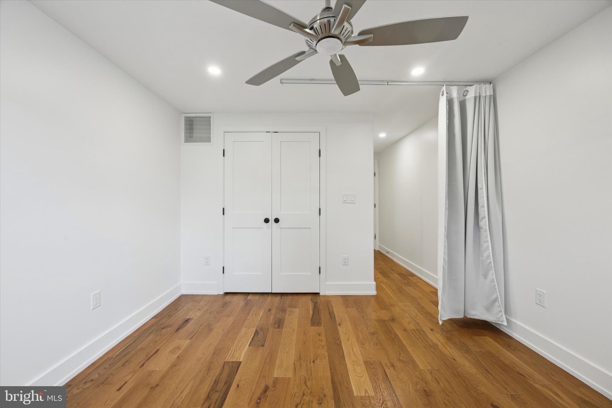 DICKINSON NARROWS - Residential