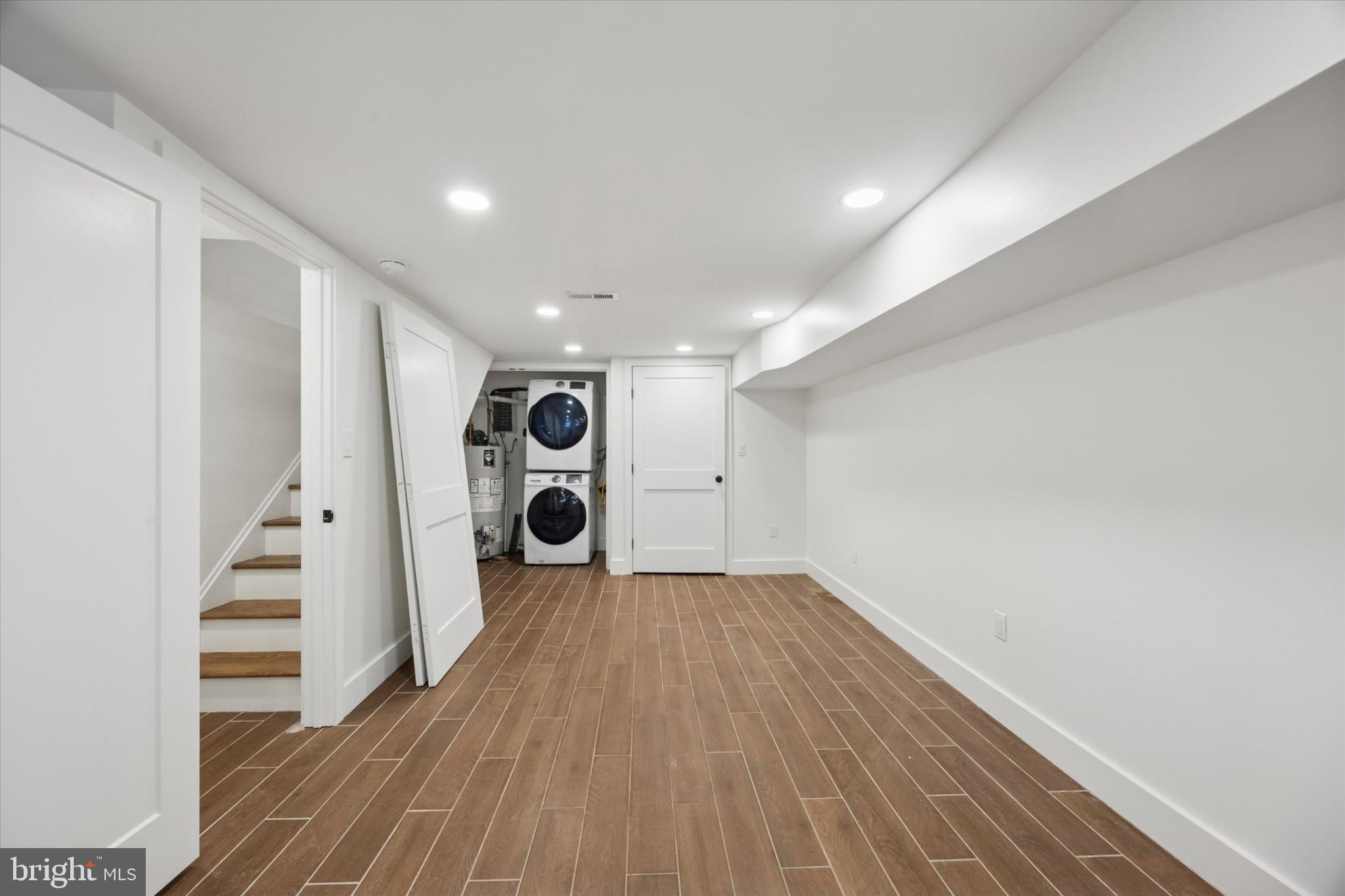 DICKINSON NARROWS - Residential