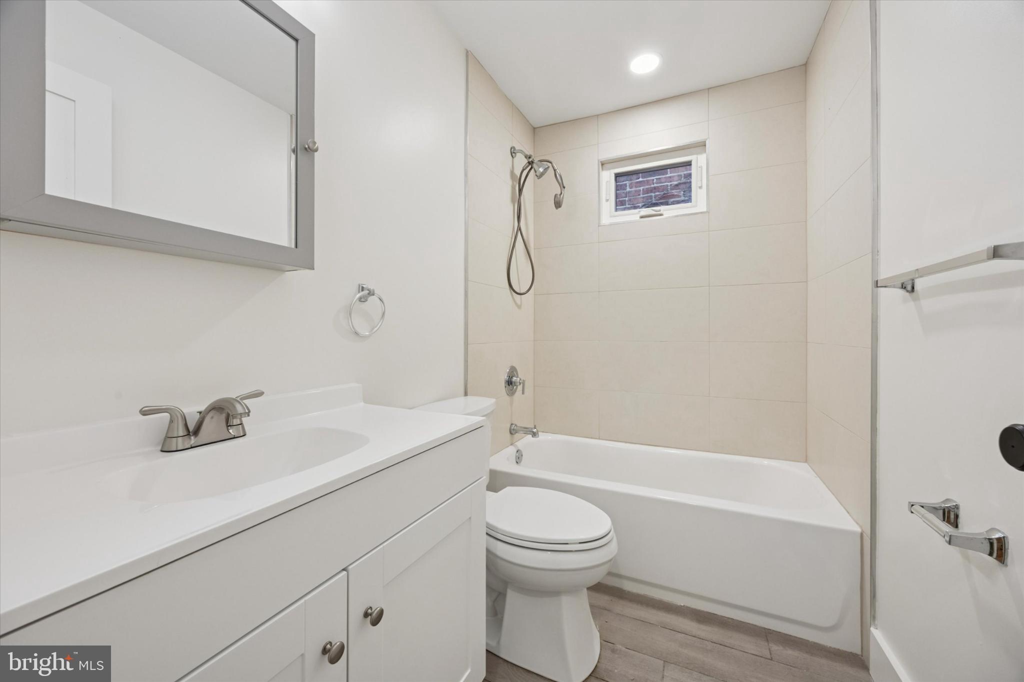 DICKINSON NARROWS - Residential