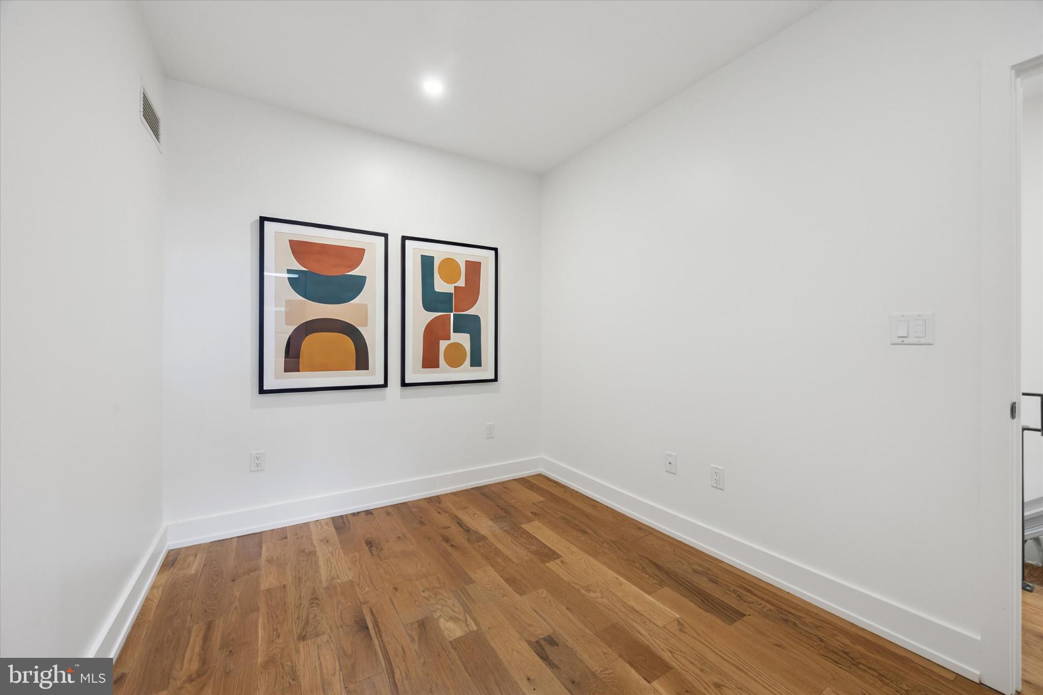 DICKINSON NARROWS - Residential