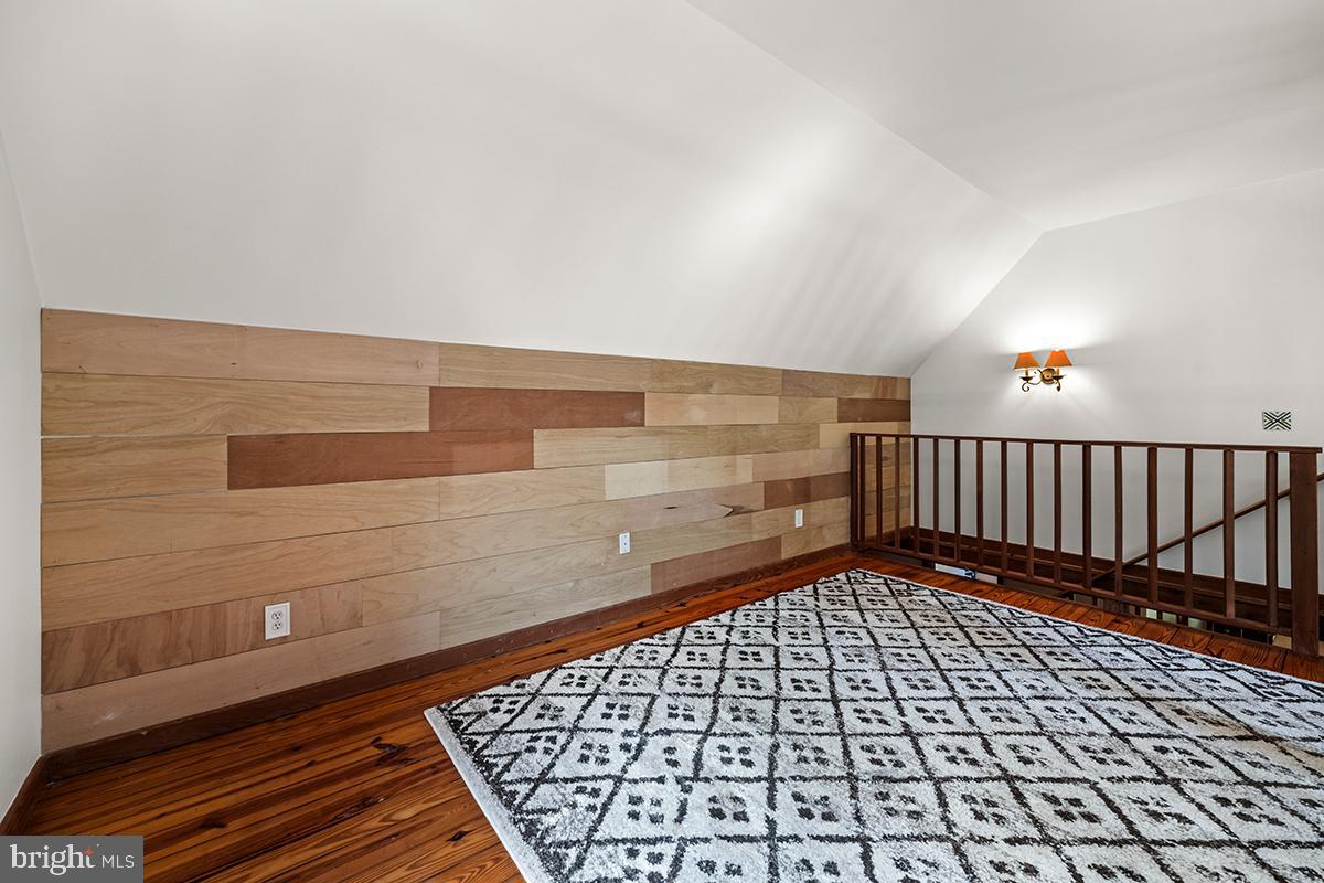 SHORT HILL - Residential