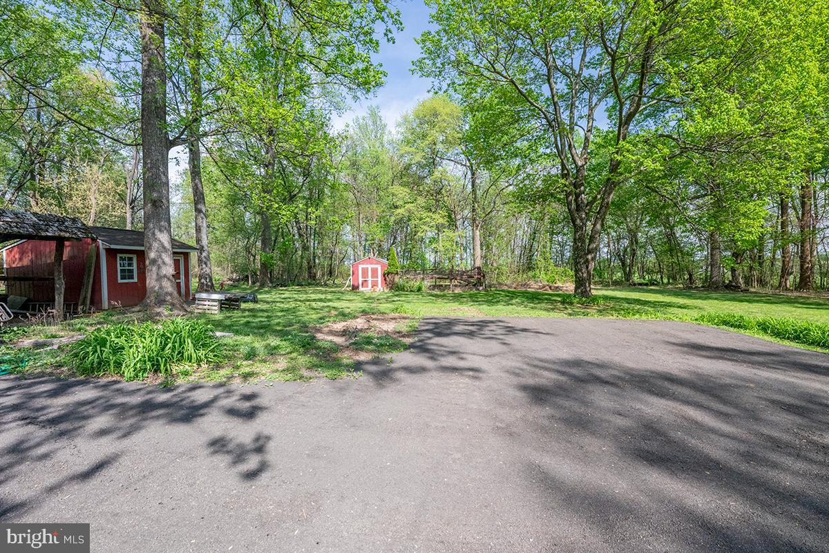 SHORT HILL - Residential