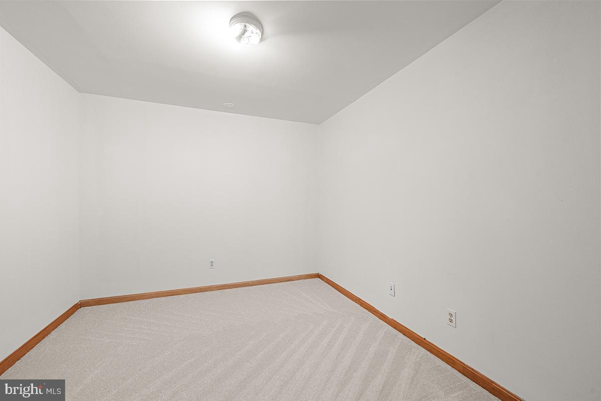 SHORT HILL - Residential