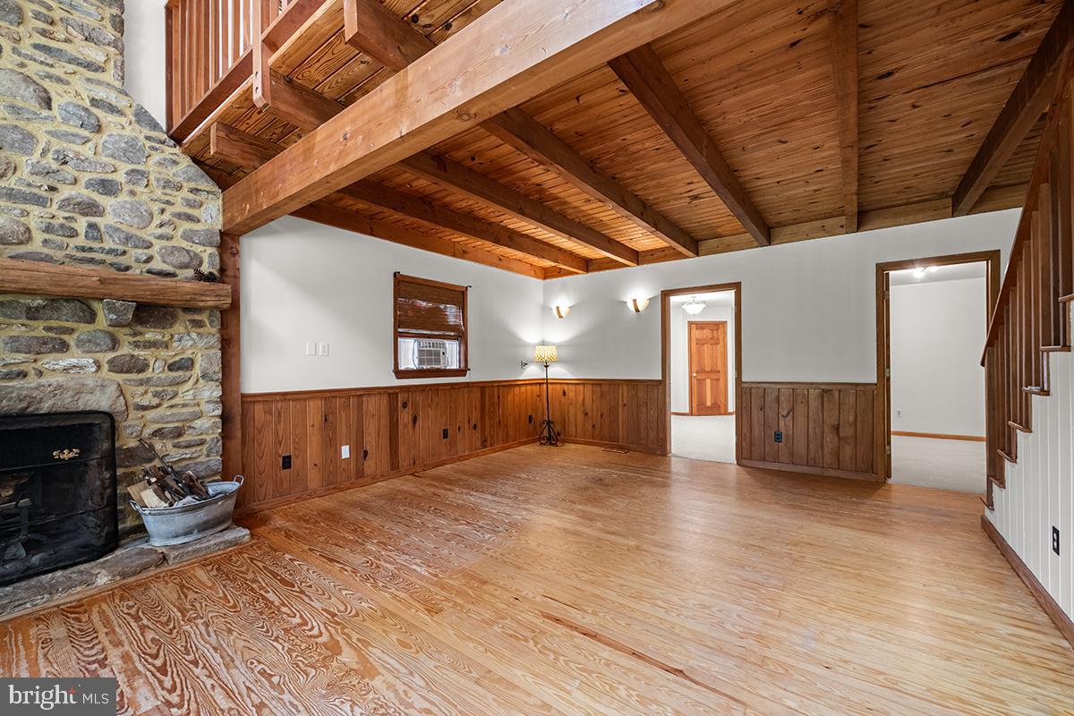 SHORT HILL - Residential