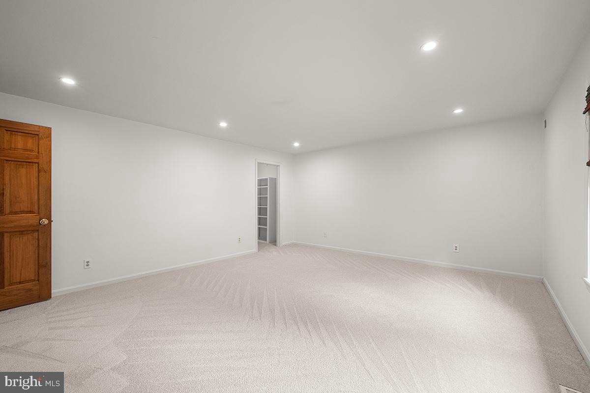 SHORT HILL - Residential