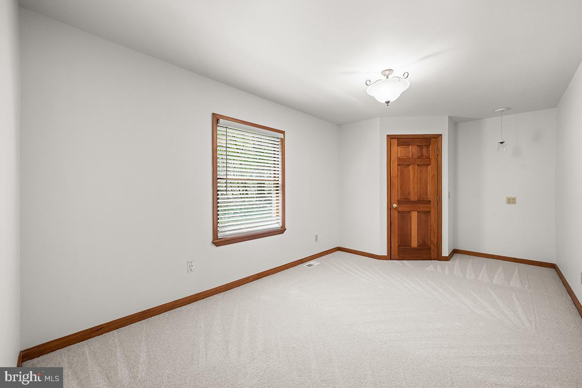 SHORT HILL - Residential