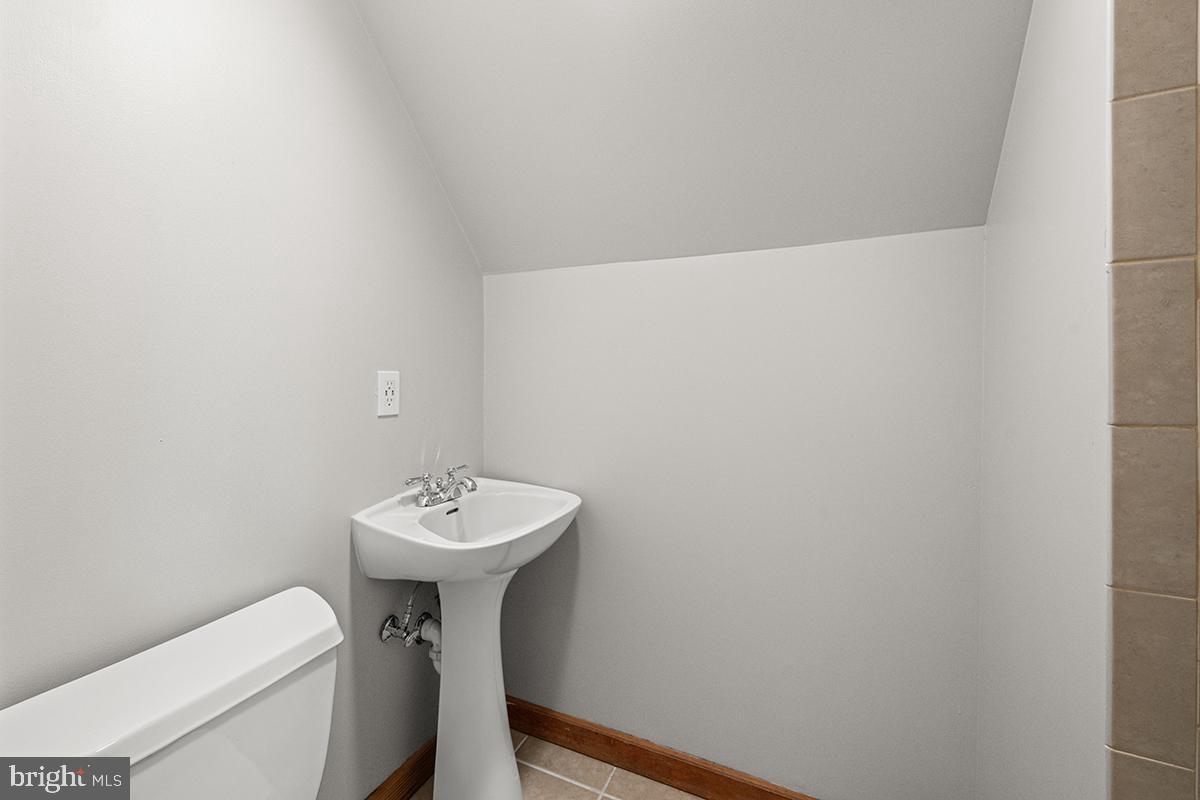 SHORT HILL - Residential
