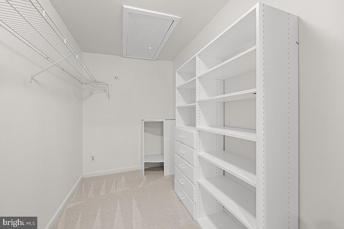 SHORT HILL - Residential
