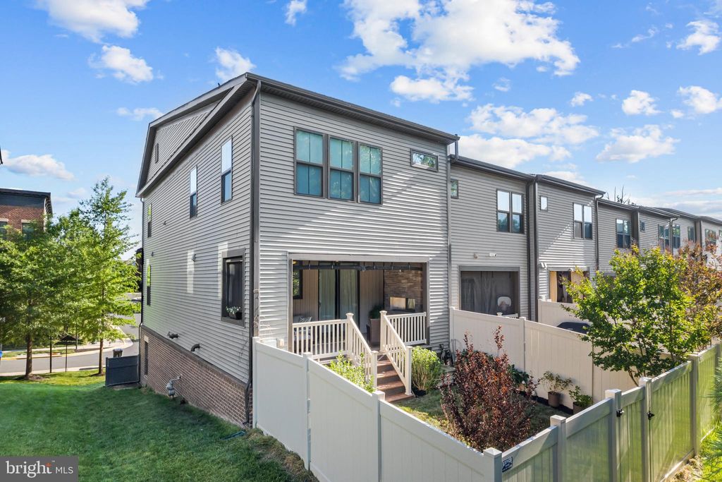 Photo of 9253 Wood Violet Court, FAIRFAX, VA 22031 (MLS # VAFX2314488)