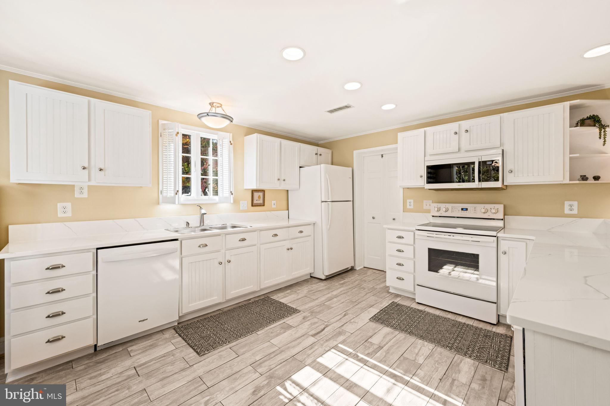 BEVERLY HILLS - Residential