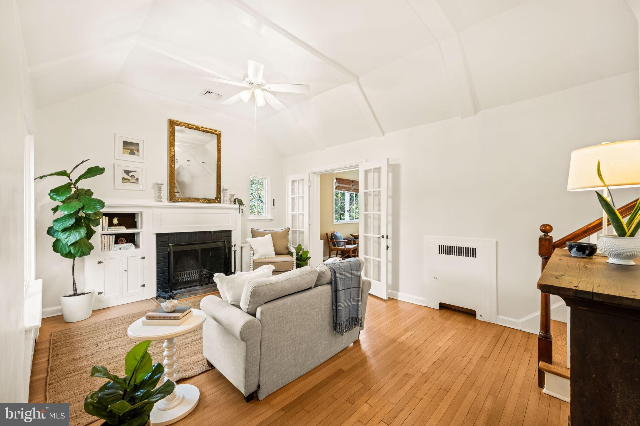 BEVERLY HILLS - Residential