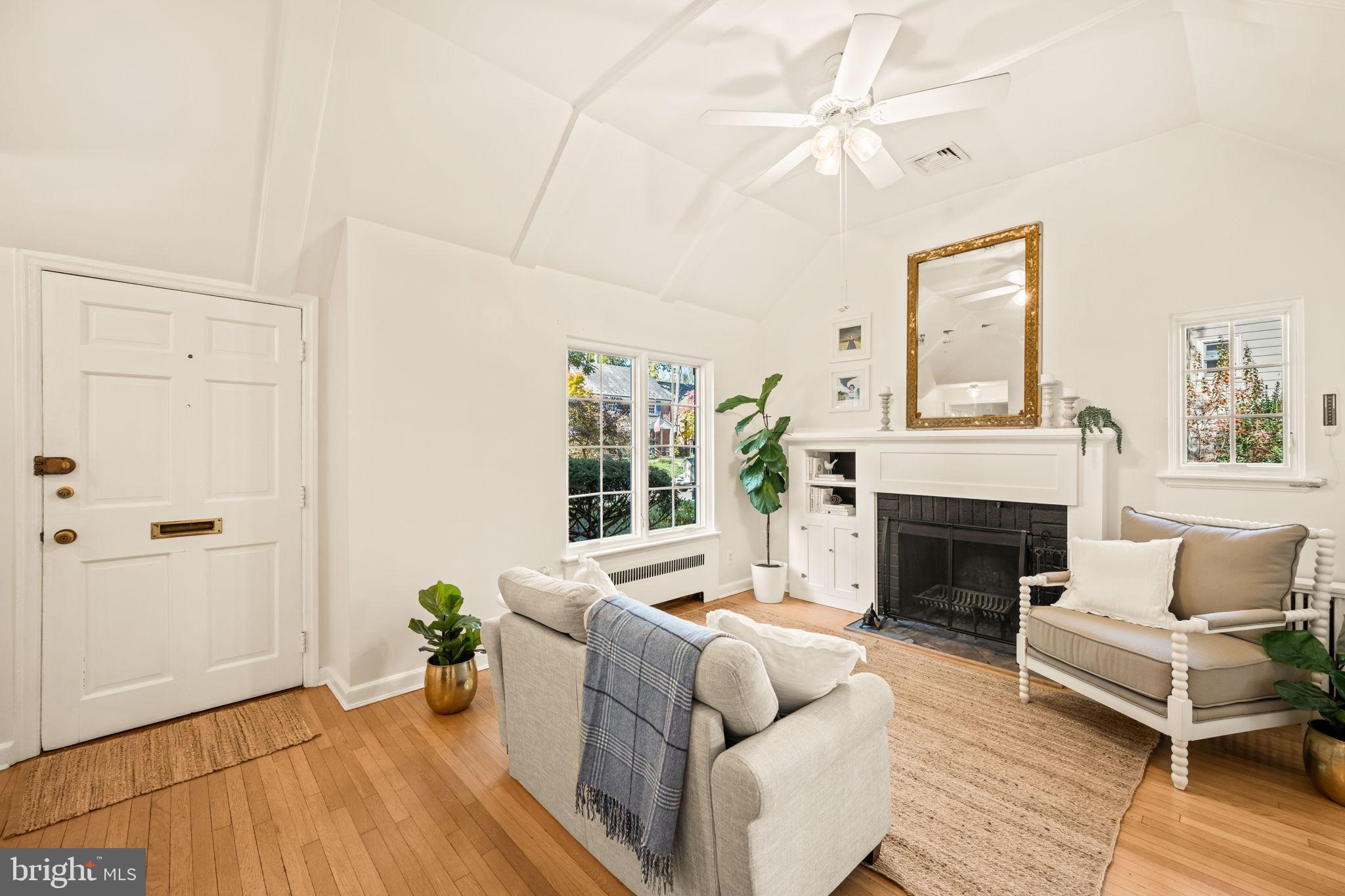 BEVERLY HILLS - Residential