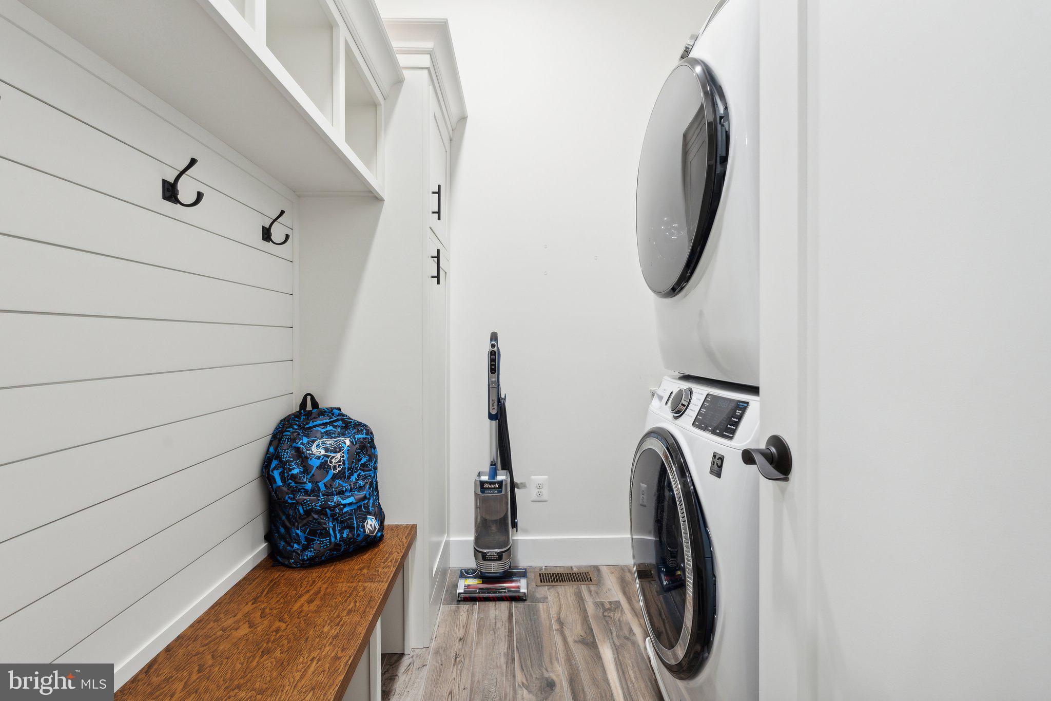 PIMMIT HILLS - Residential