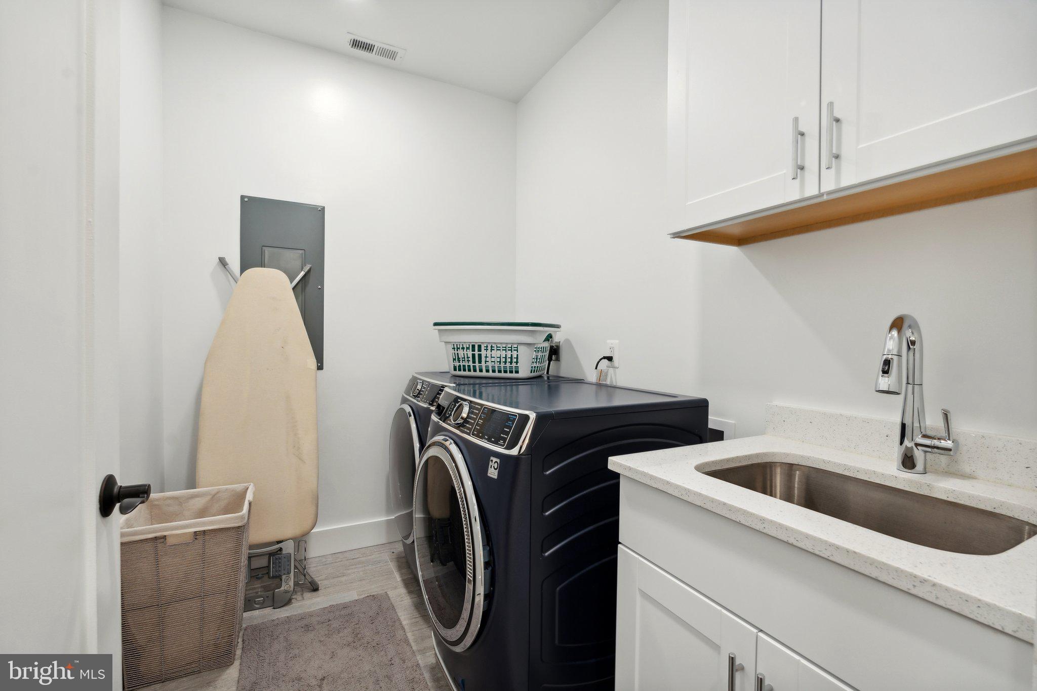 PIMMIT HILLS - Residential