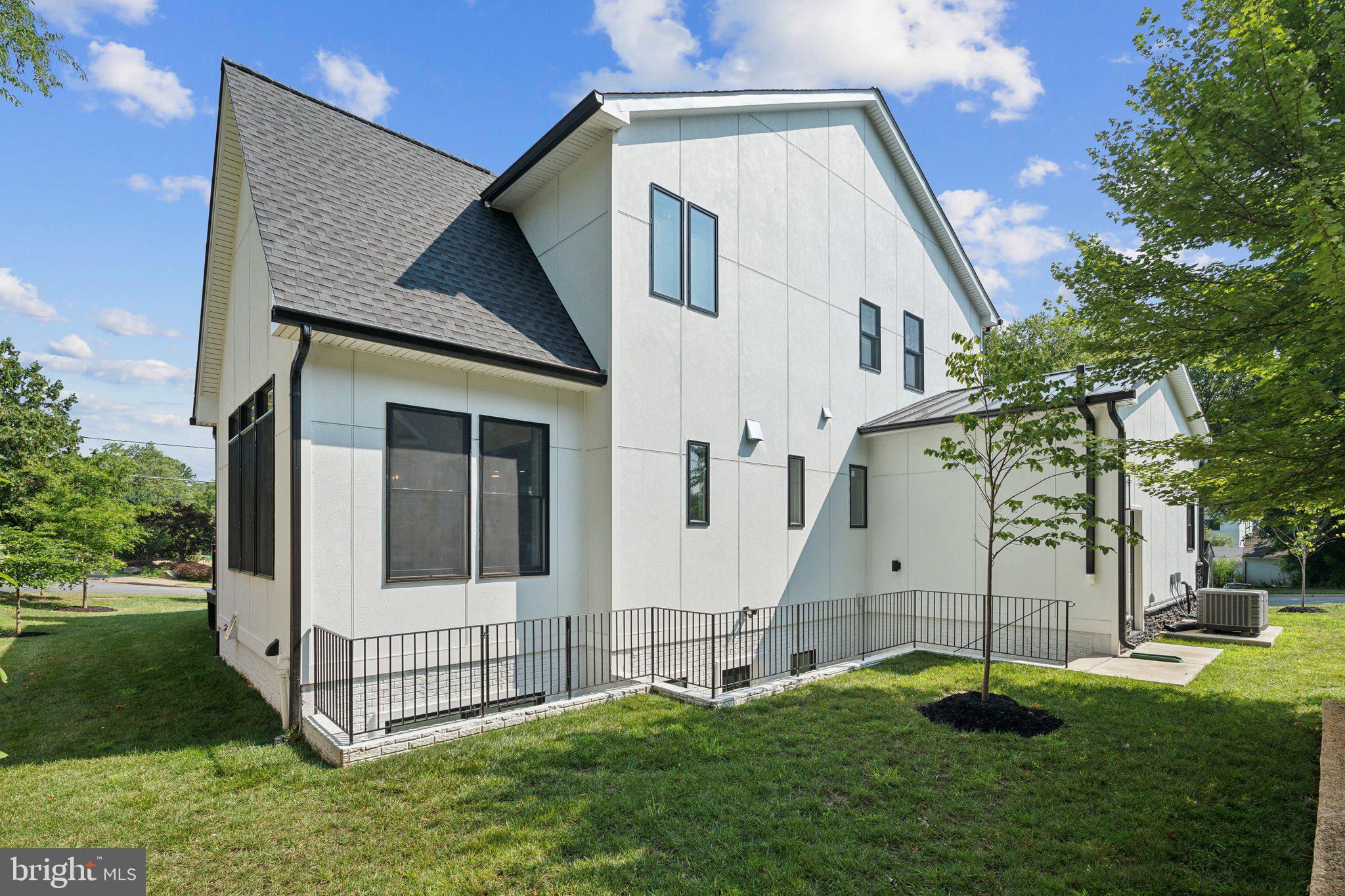 PIMMIT HILLS - Residential