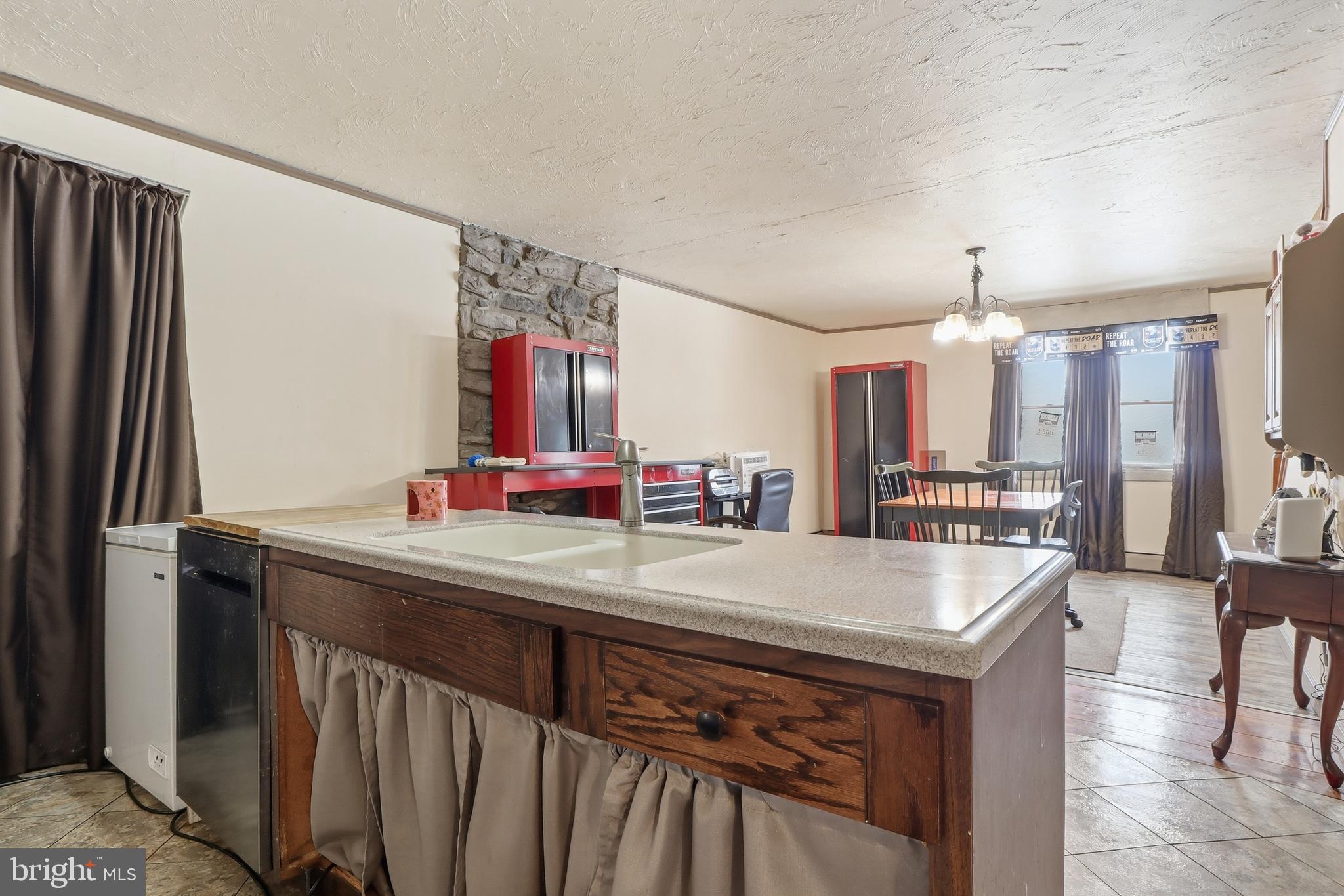 JONESTOWN - Residential