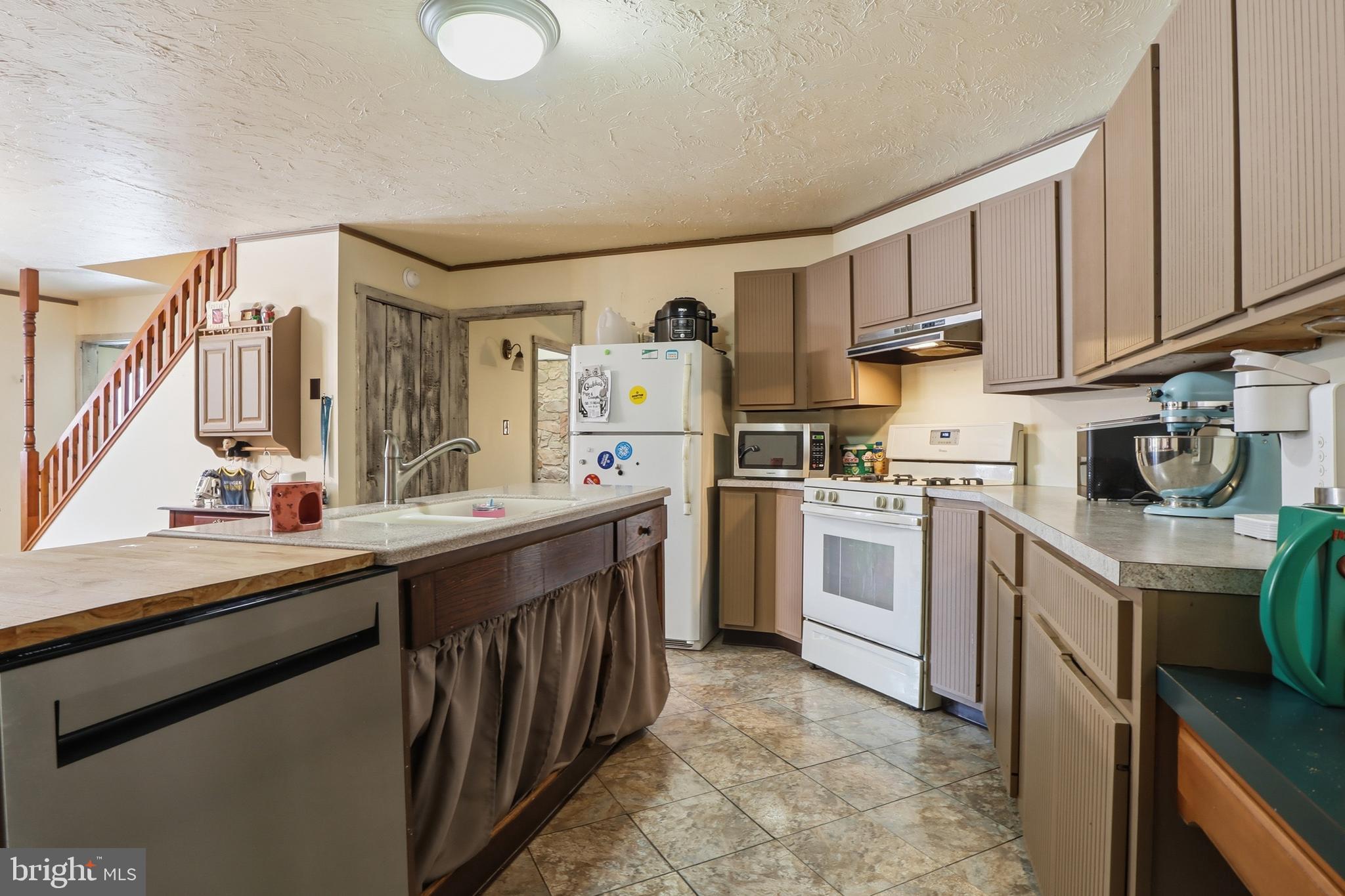 JONESTOWN - Residential