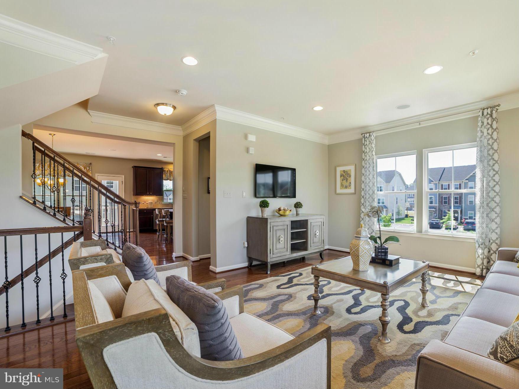 CREEKSIDE VILLAGE - Residential