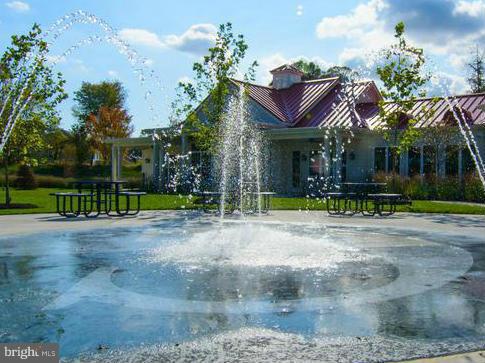 CREEKSIDE VILLAGE - Residential