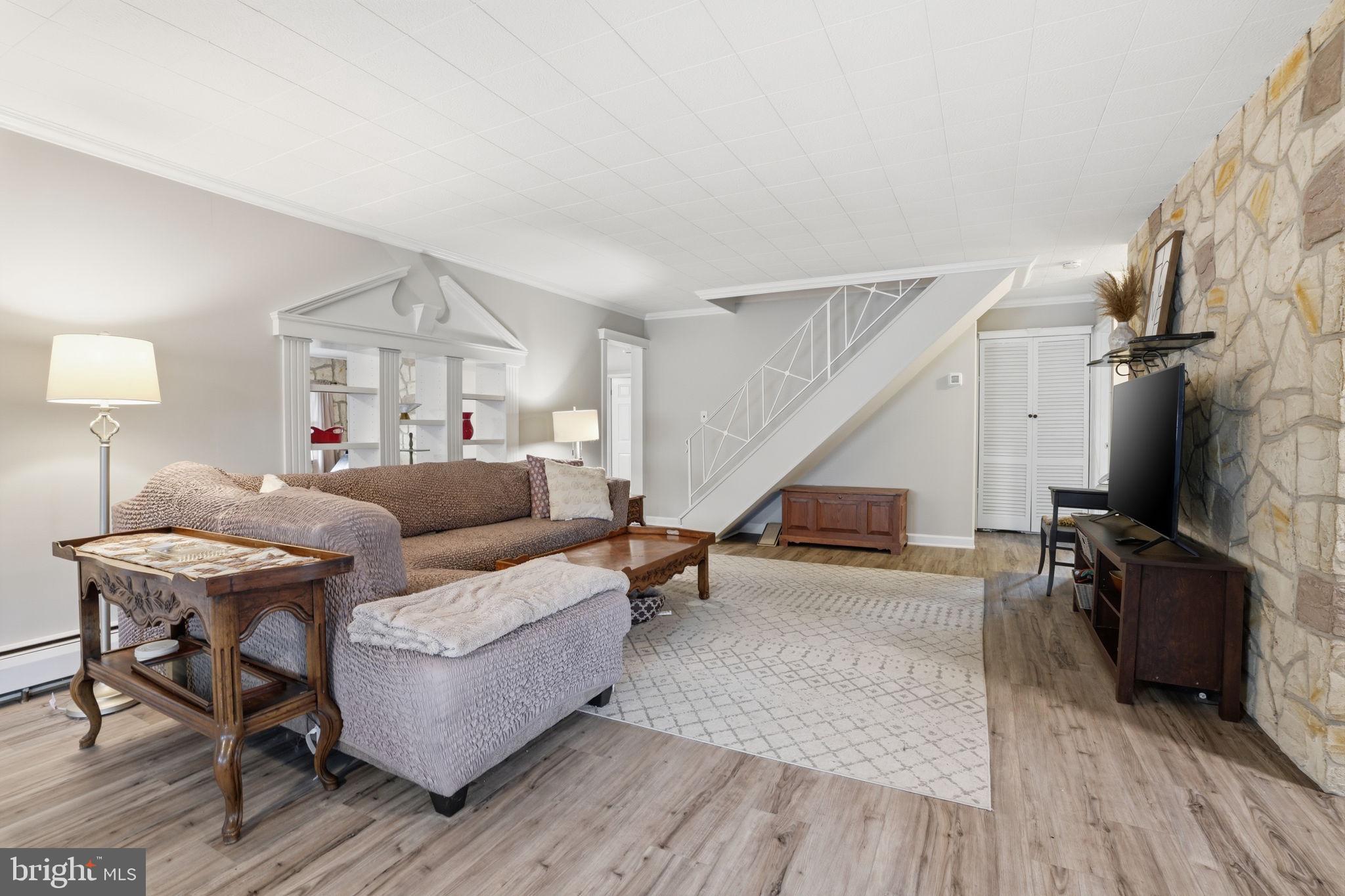 INDIAN CREEK - Residential