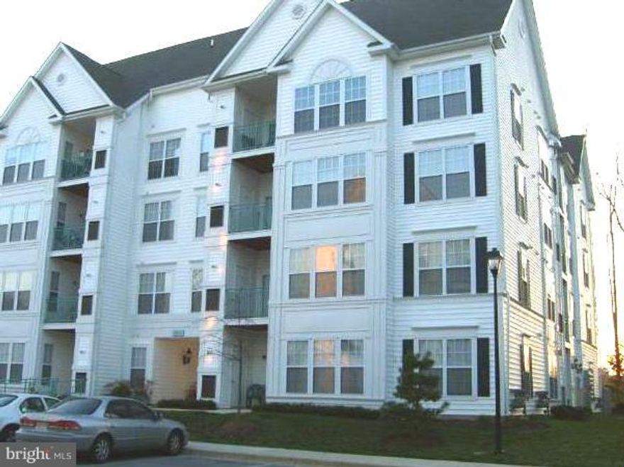 THIS COMMUNITY CONVENIENTLY IS LOCATED RIGHT OFF OF ROUTE 50 & ROUTE 301. ENJOY WALKING TO BOWIE TOWN CENTER, MOVIES, FINE DINING, WALKING TRAIL, POND, COMMUNITY CENTER & MORE. SUBMIT YOUR APPLICATIONS TODAY. INCLUDE PGCAR PART 1 & 2 APPLICATION, ALONG WITH LAST 2 PAYSTUBS, MOST RECENT BANK STATEMENT, COPY OF PHOTO ID FOR ALL OVER 18 & A CREDIT AUTHORIZATION FORM & $35 APP FEE FOR ALL OVER 18.