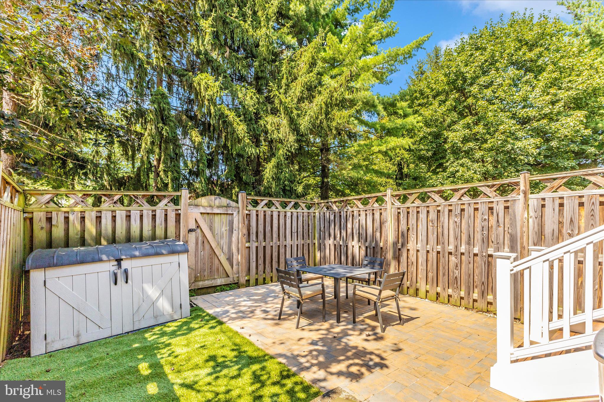 WATERSIDE - Residential