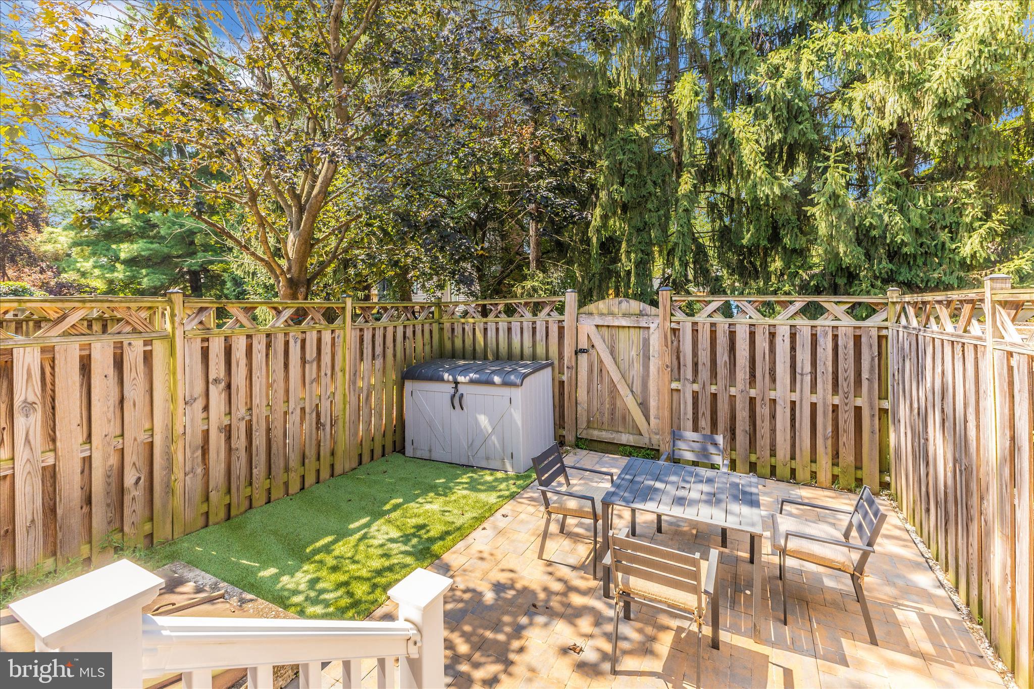 WATERSIDE - Residential