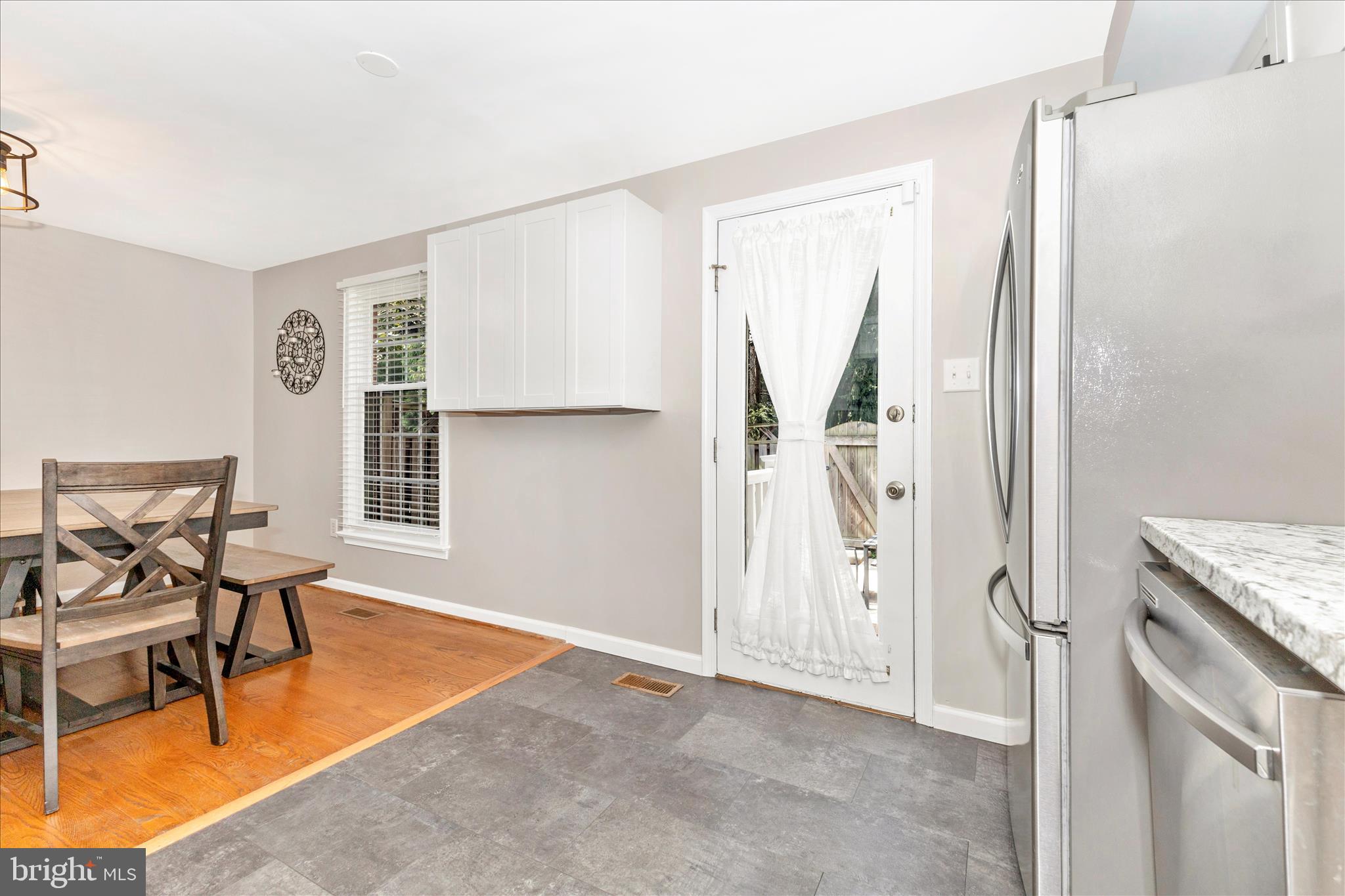 WATERSIDE - Residential