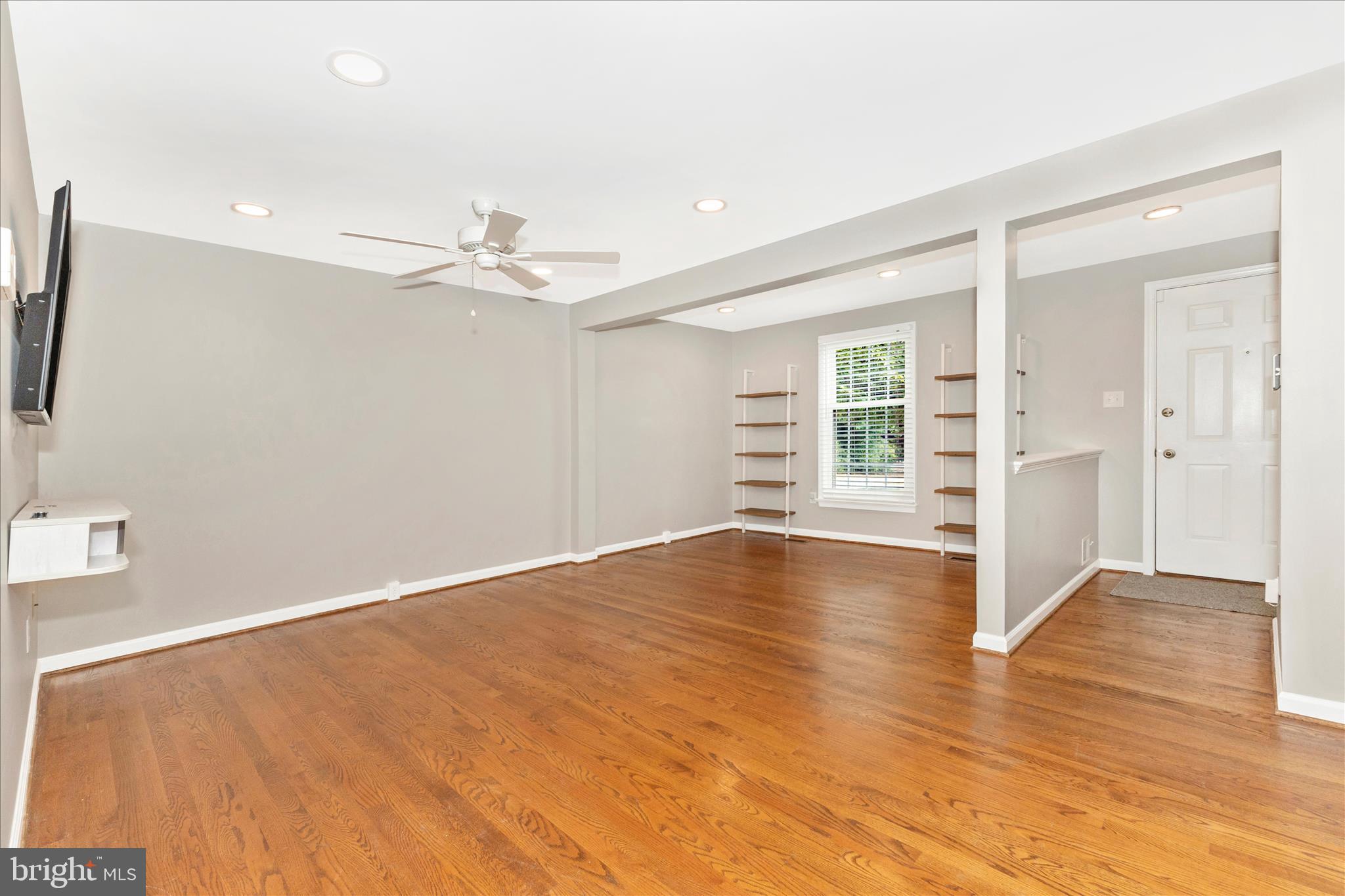 WATERSIDE - Residential