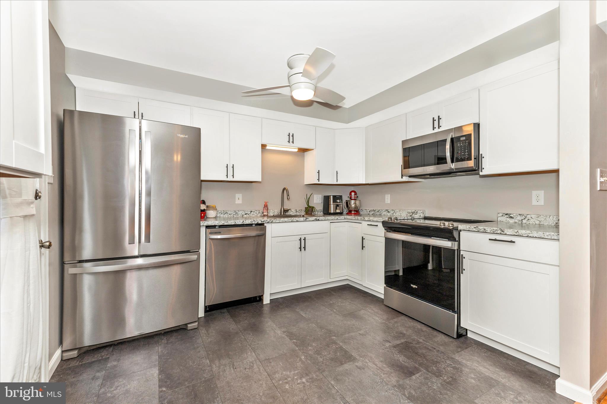 WATERSIDE - Residential