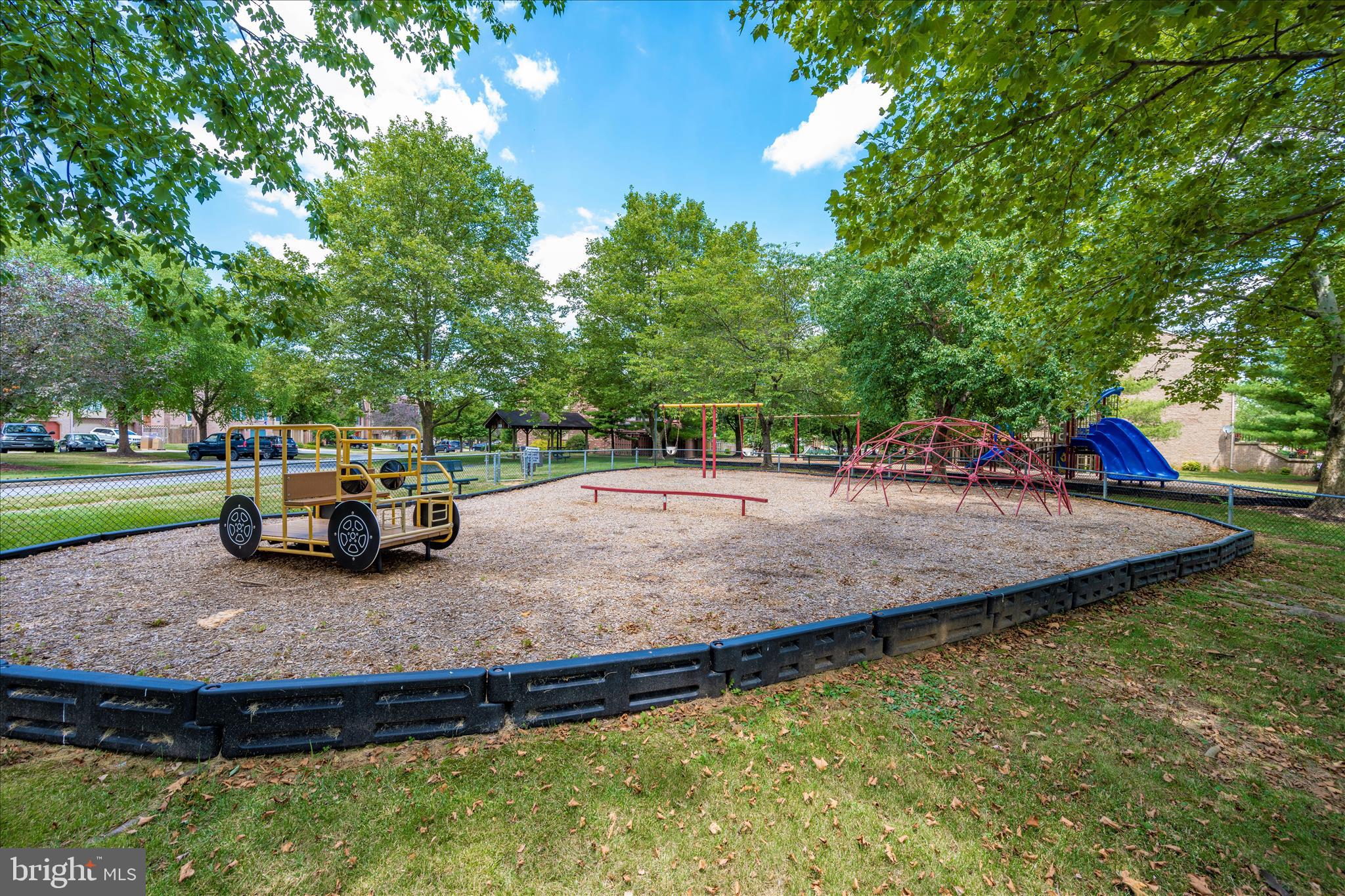 WATERSIDE - Residential