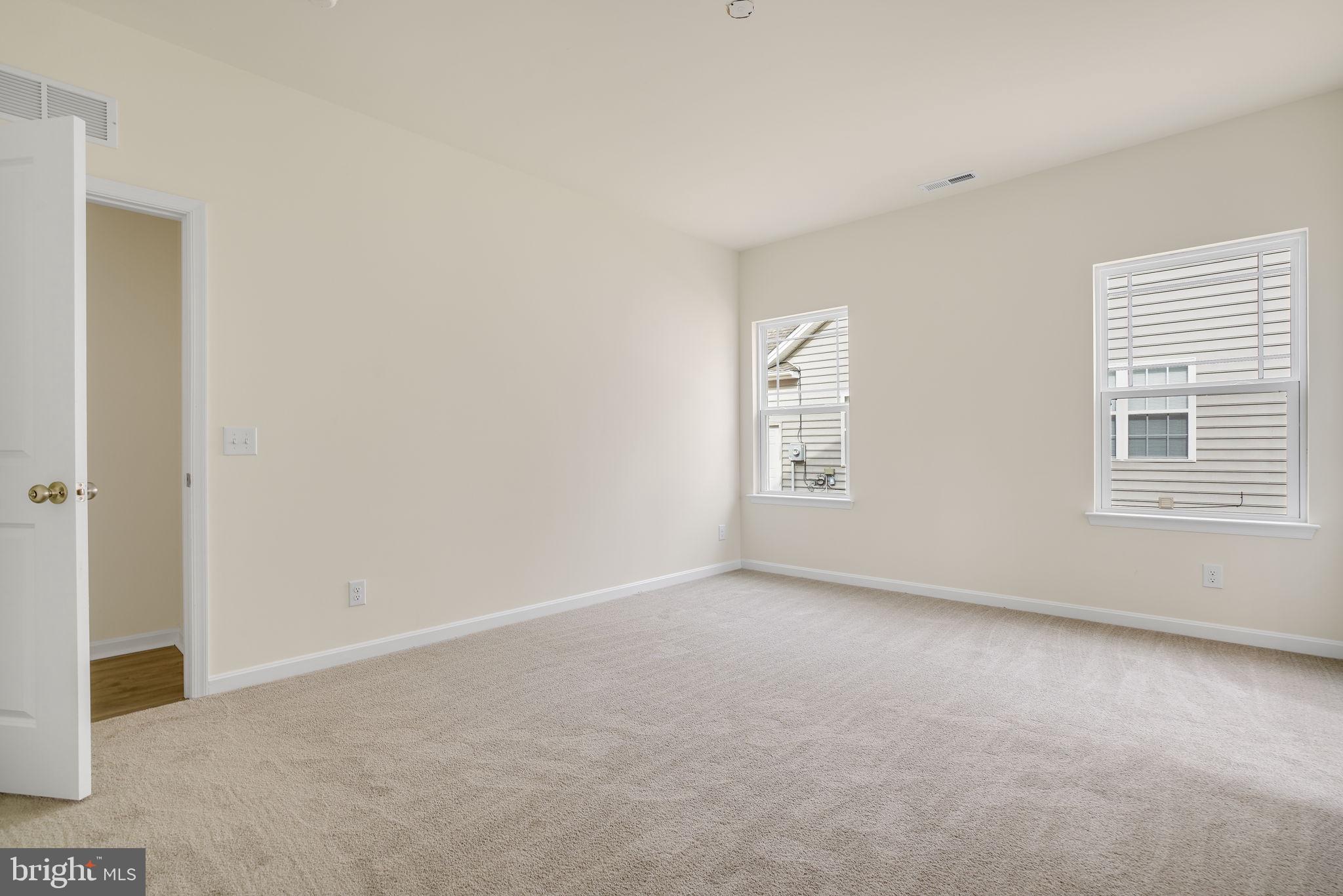 CAPTAIN'S COVE - Residential