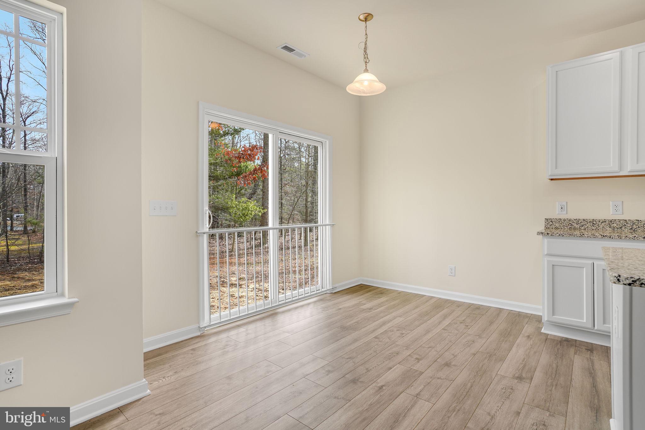 CAPTAIN'S COVE - Residential