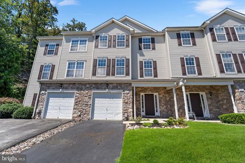 Condo For Sale - 473 Marion Road<br/> York, PA 17406