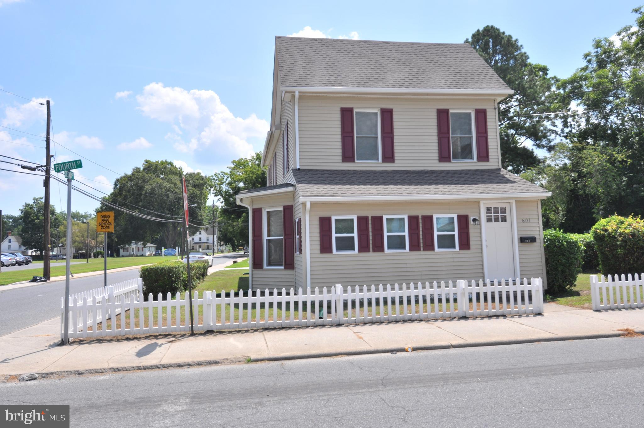 601 FOURTH ST