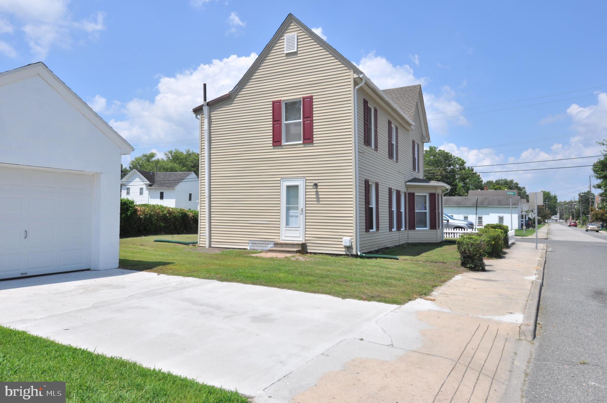 601 FOURTH ST