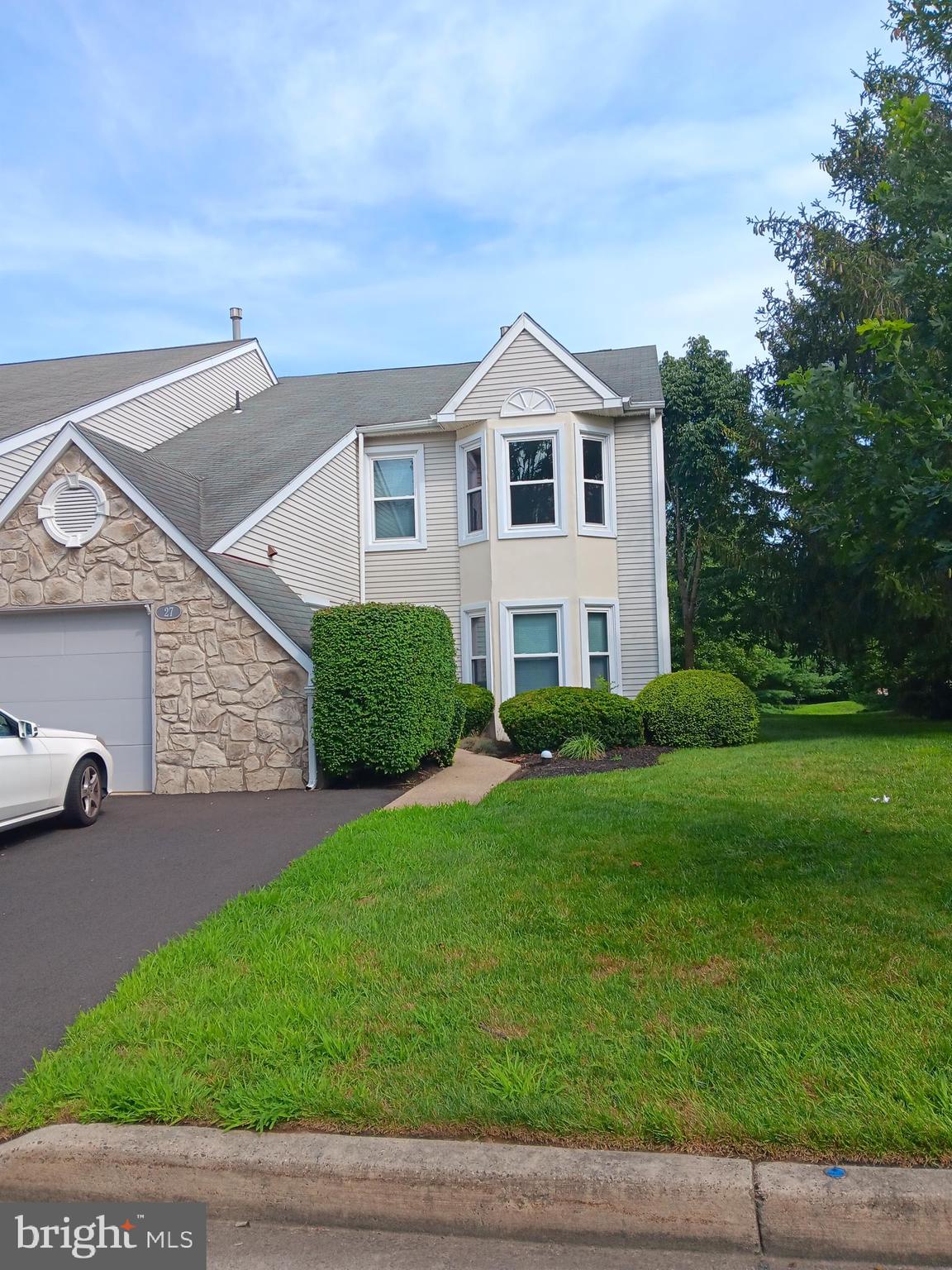 27 KANON COURT