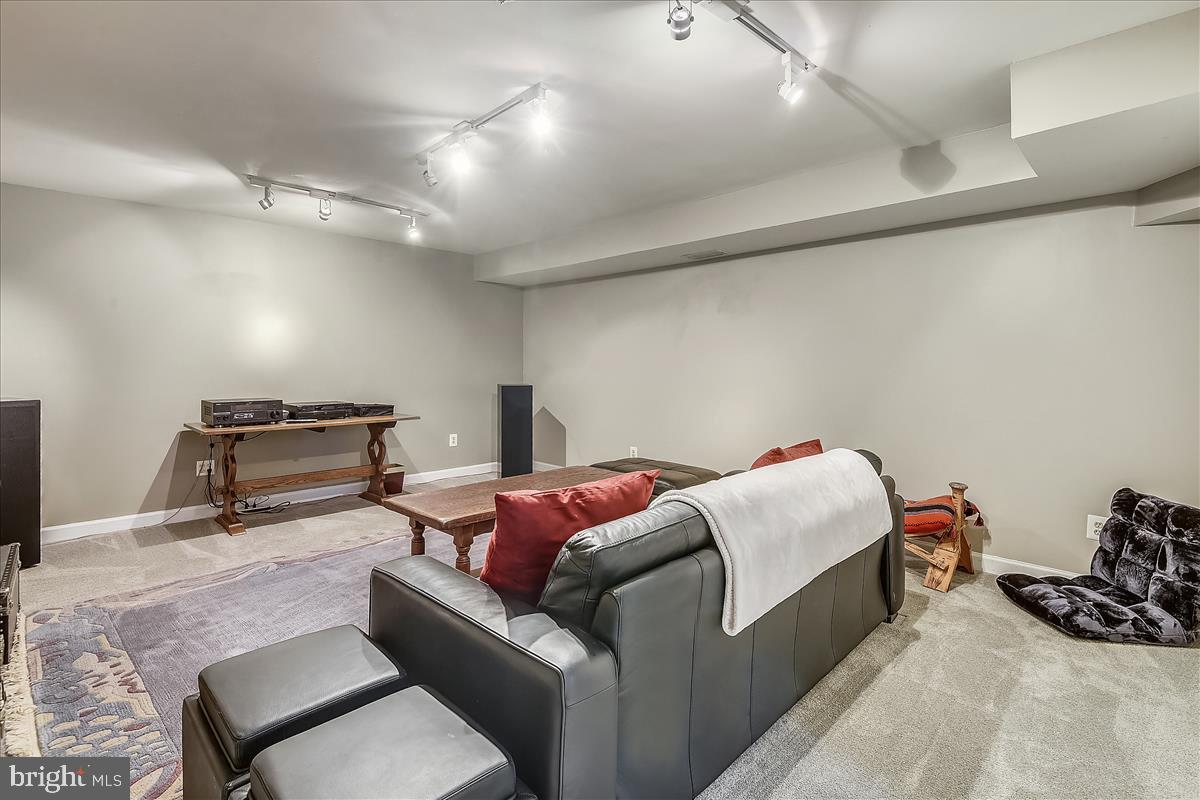 STUART HILLS - Residential