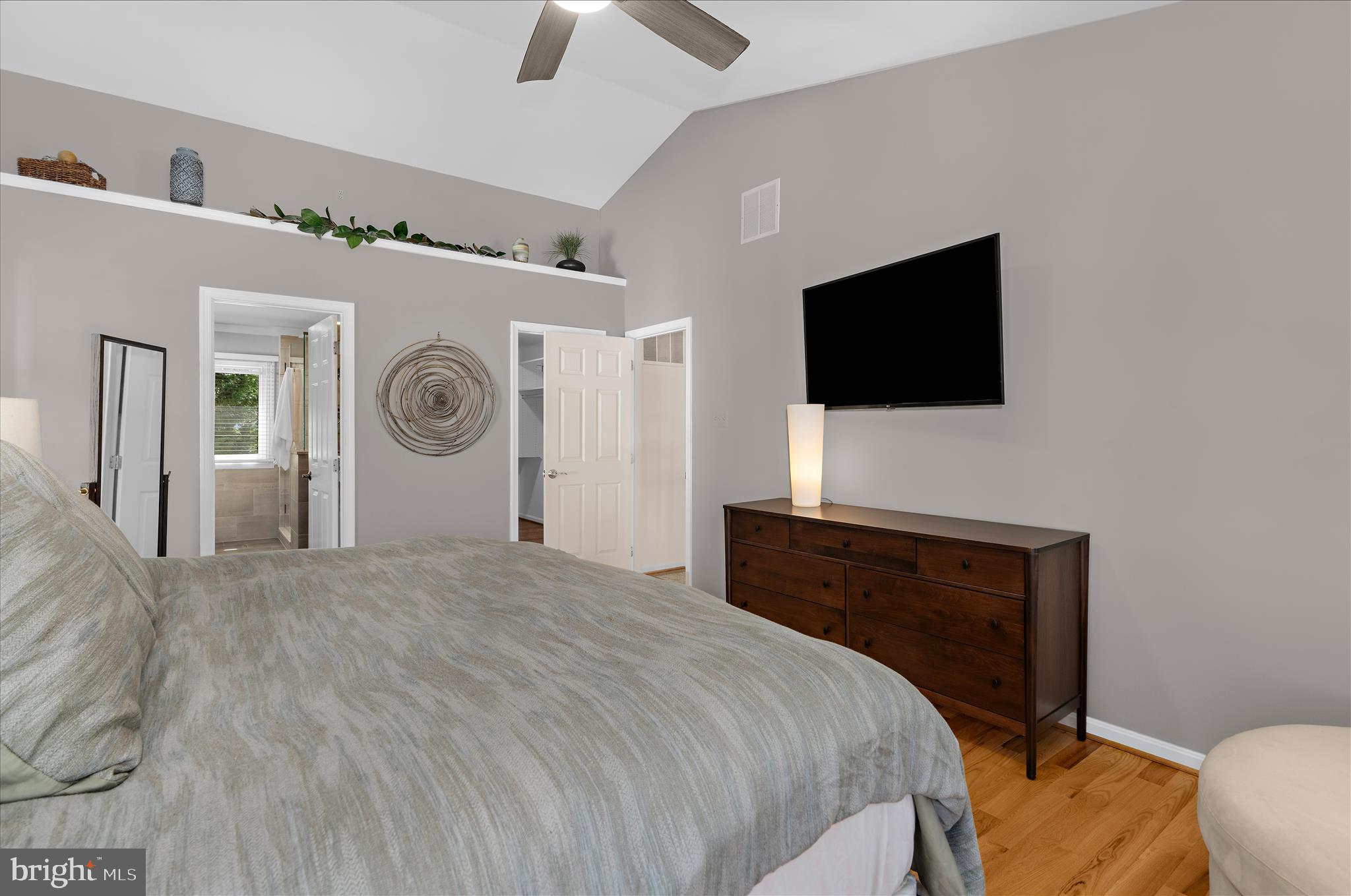 BURLEIGH MANOR - Residential