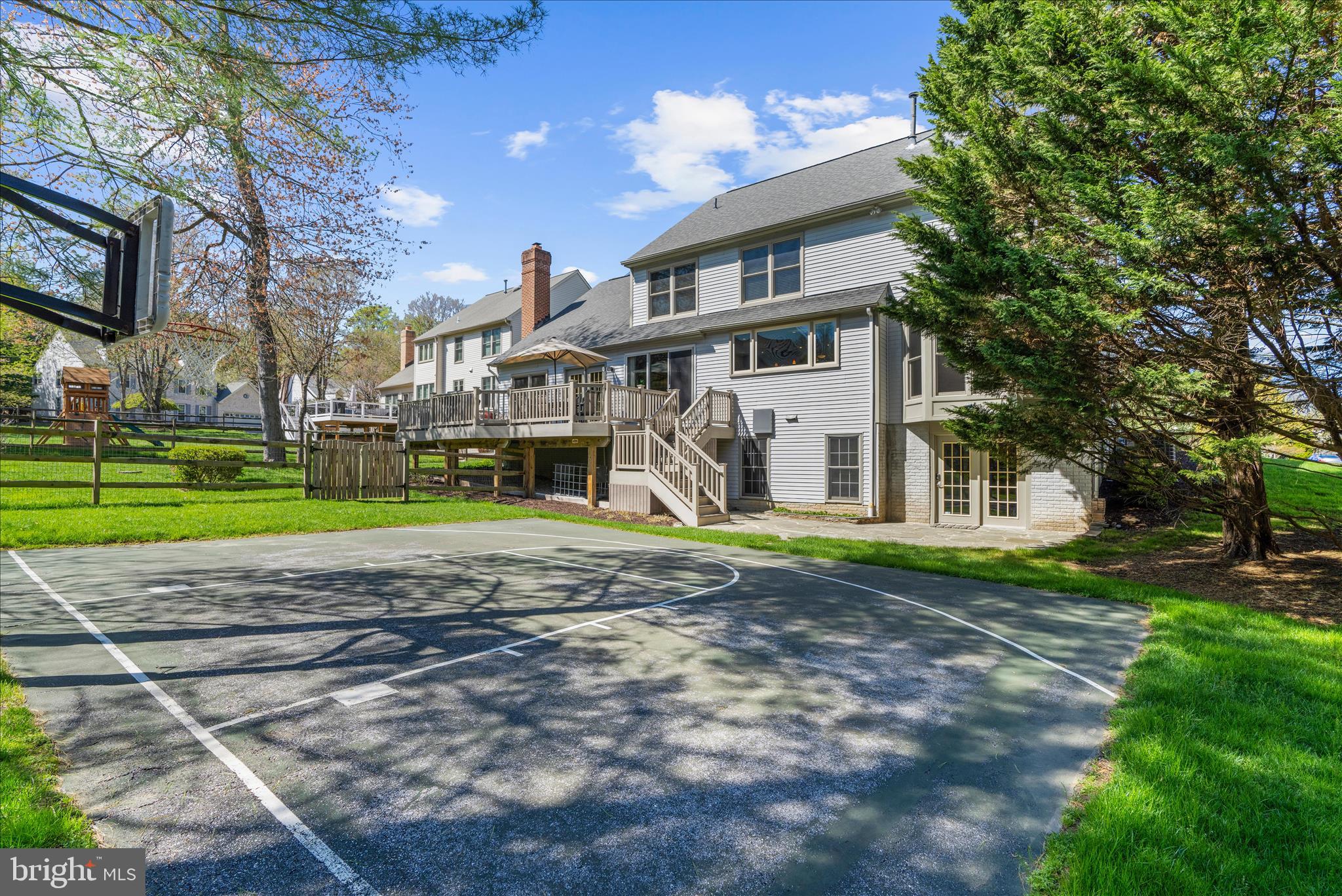 BURLEIGH MANOR - Residential