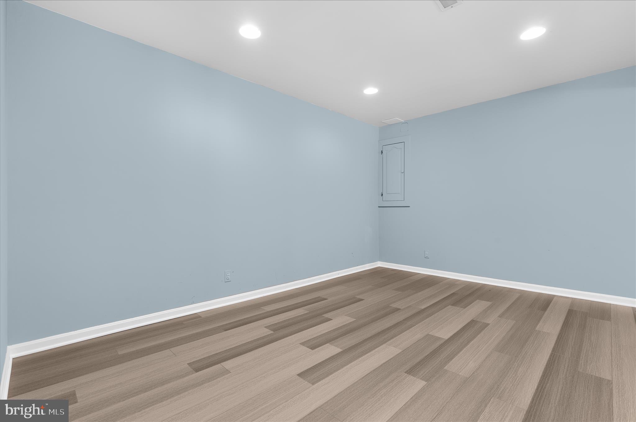 BURLEIGH MANOR - Residential