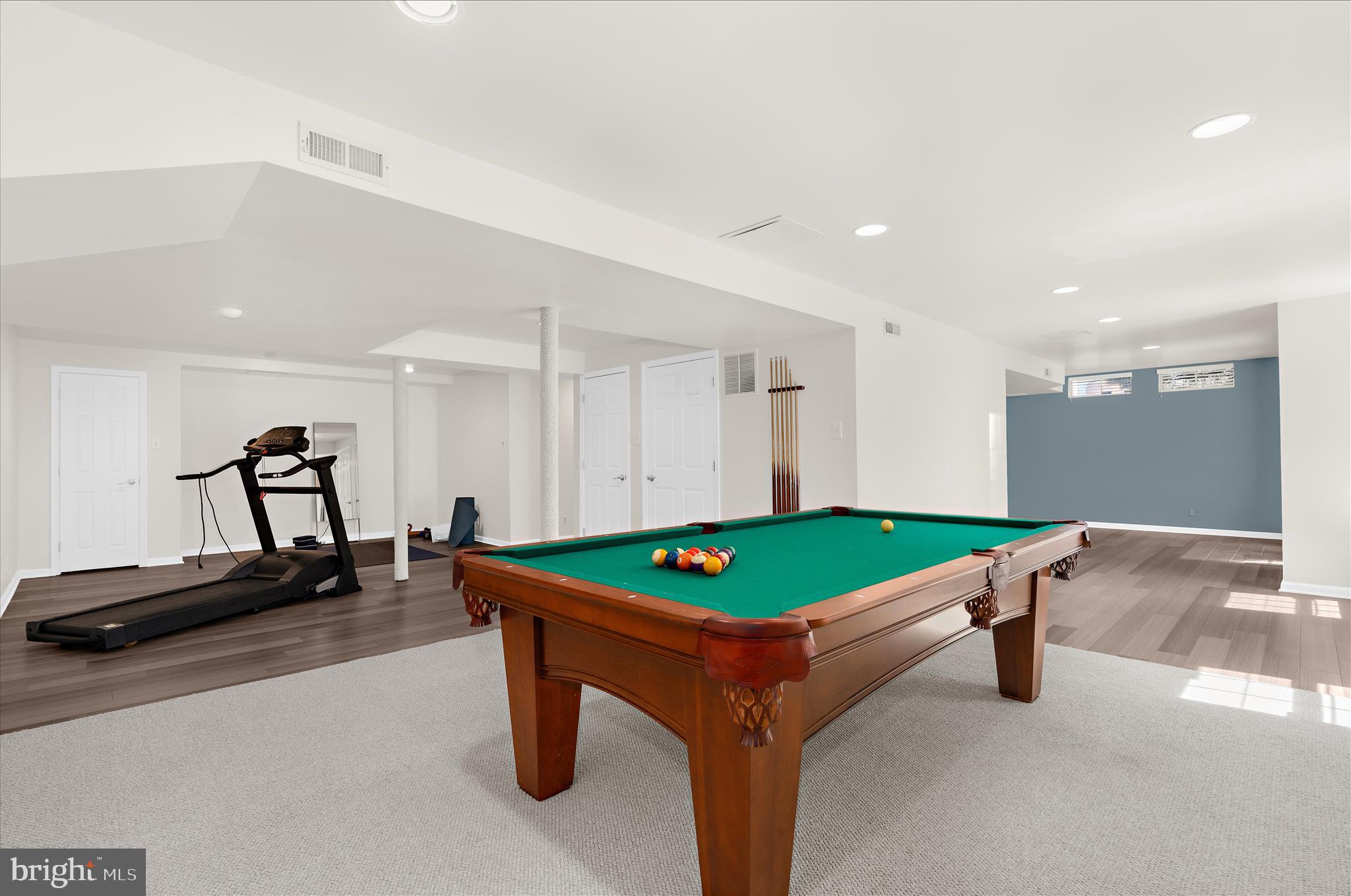 BURLEIGH MANOR - Residential